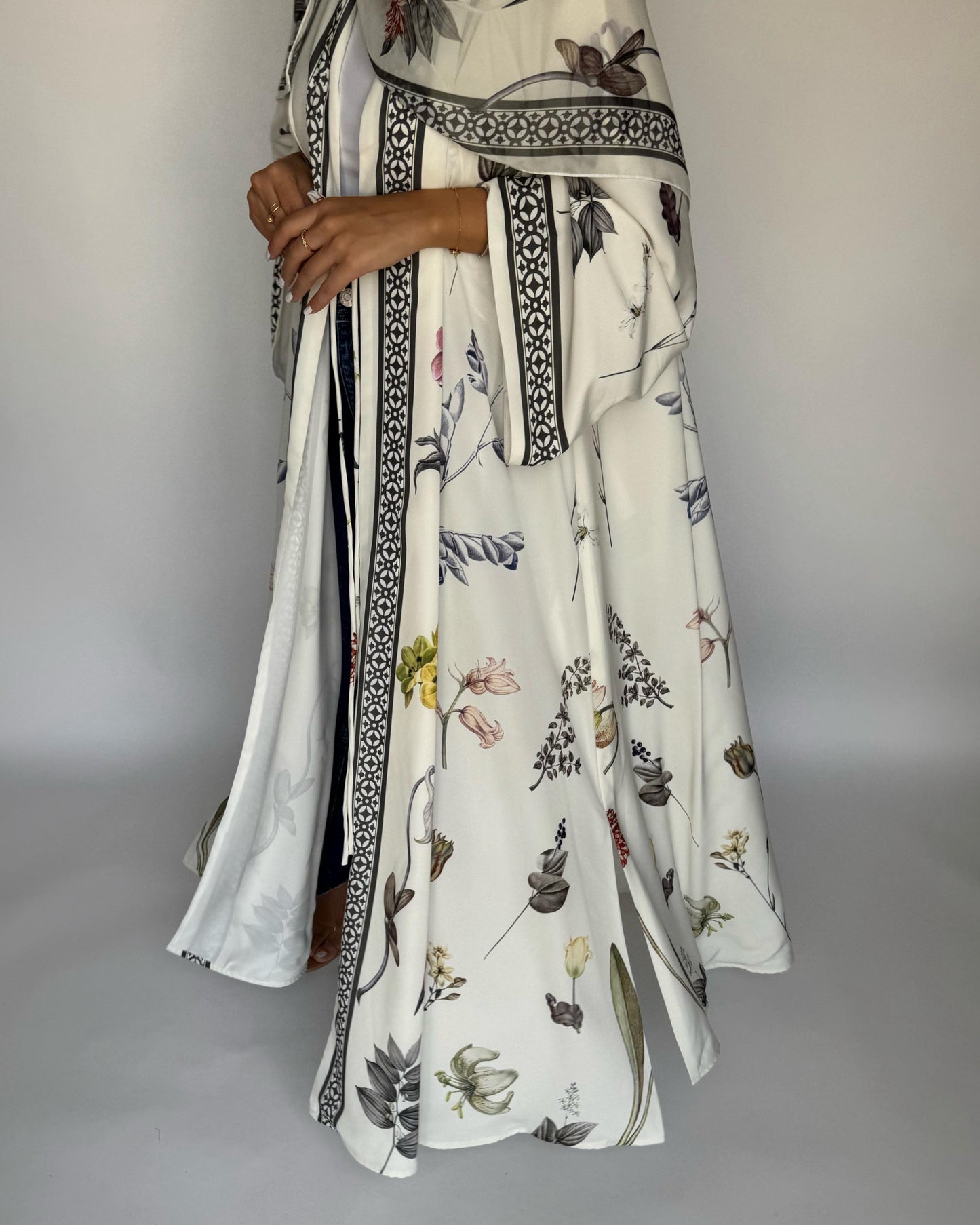 A445 - Off-White A-Cut Flower Summery Daily Abaya
