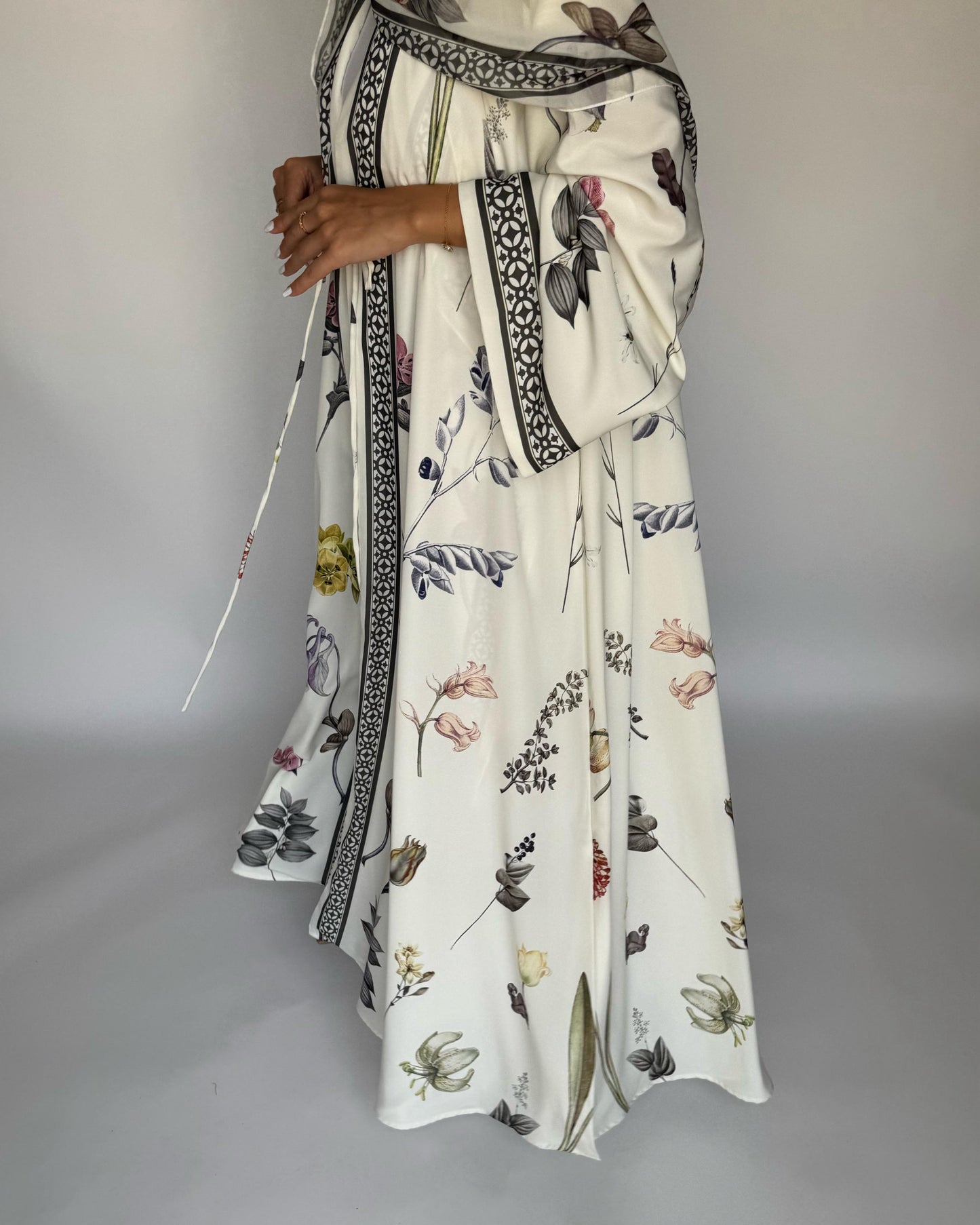 A445 - Off-White A-Cut Flower Summery Daily Abaya