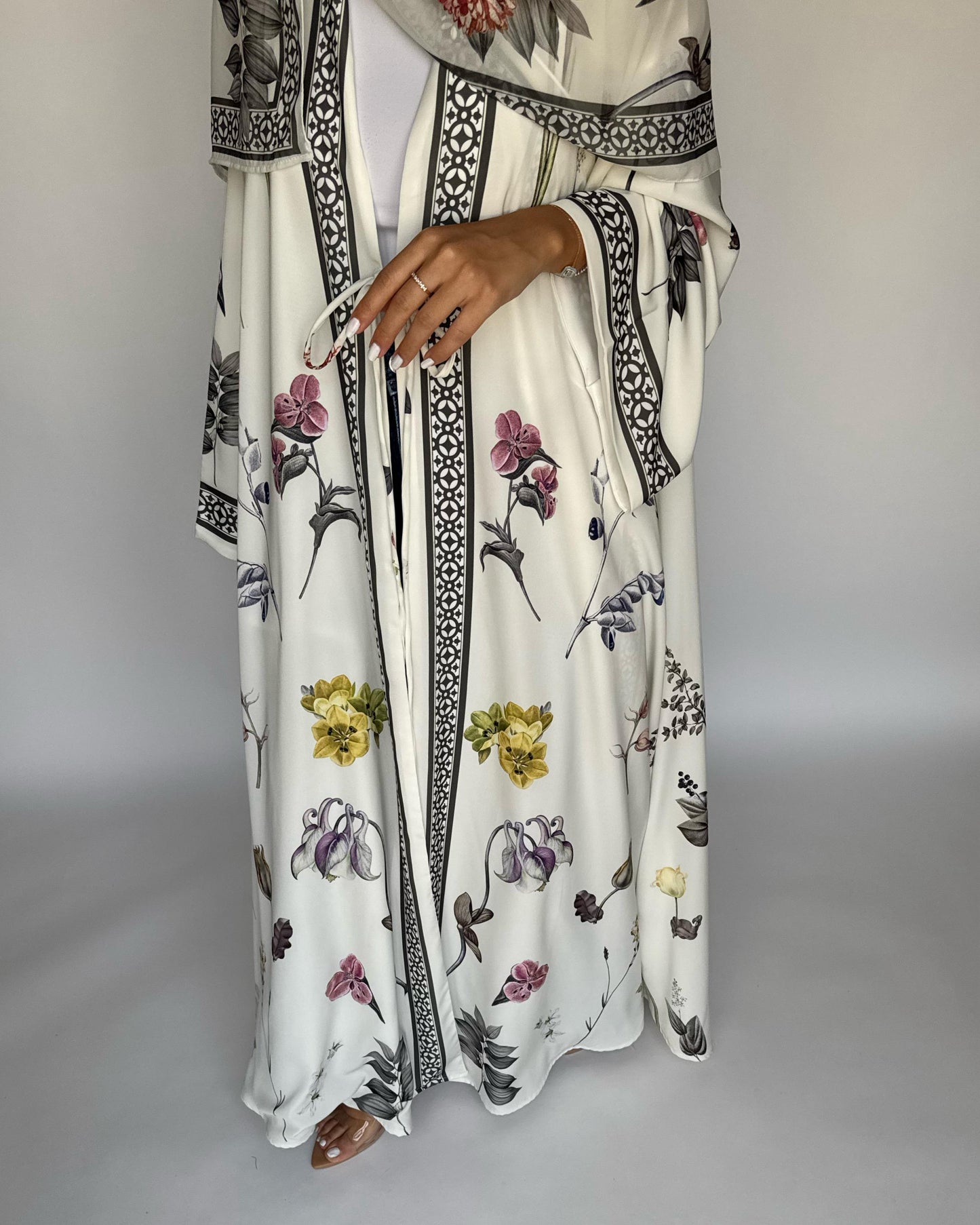 A445 - Off-White A-Cut Flower Summery Daily Abaya