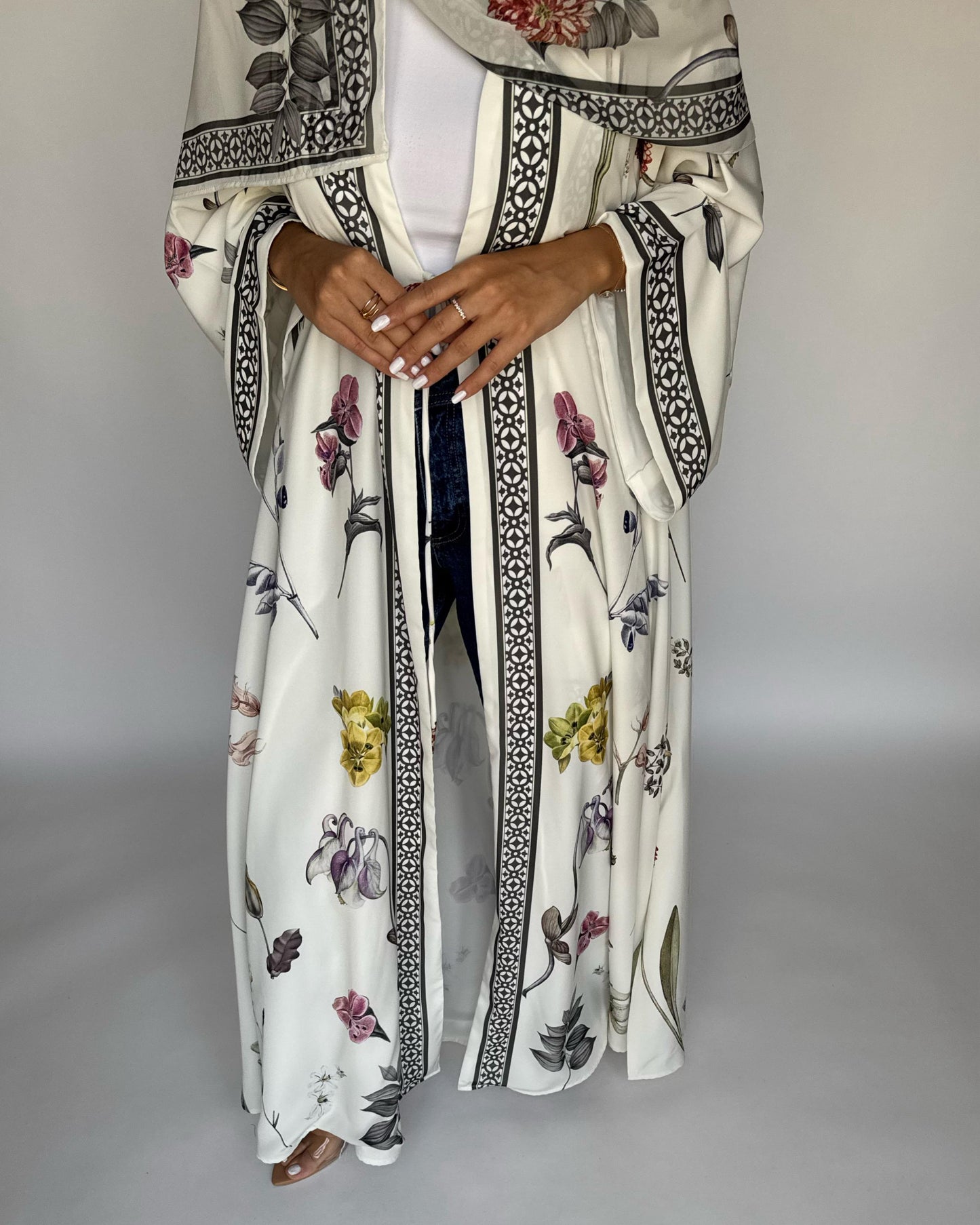 A445 - Off-White A-Cut Flower Summery Daily Abaya