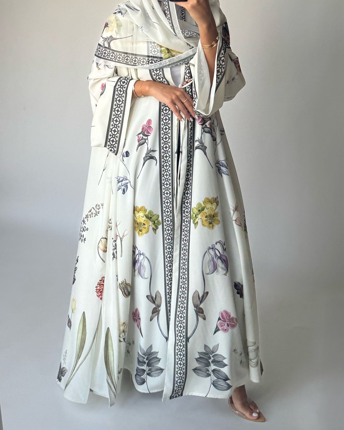 A445 - Off-White A-Cut Flower Summery Daily Abaya