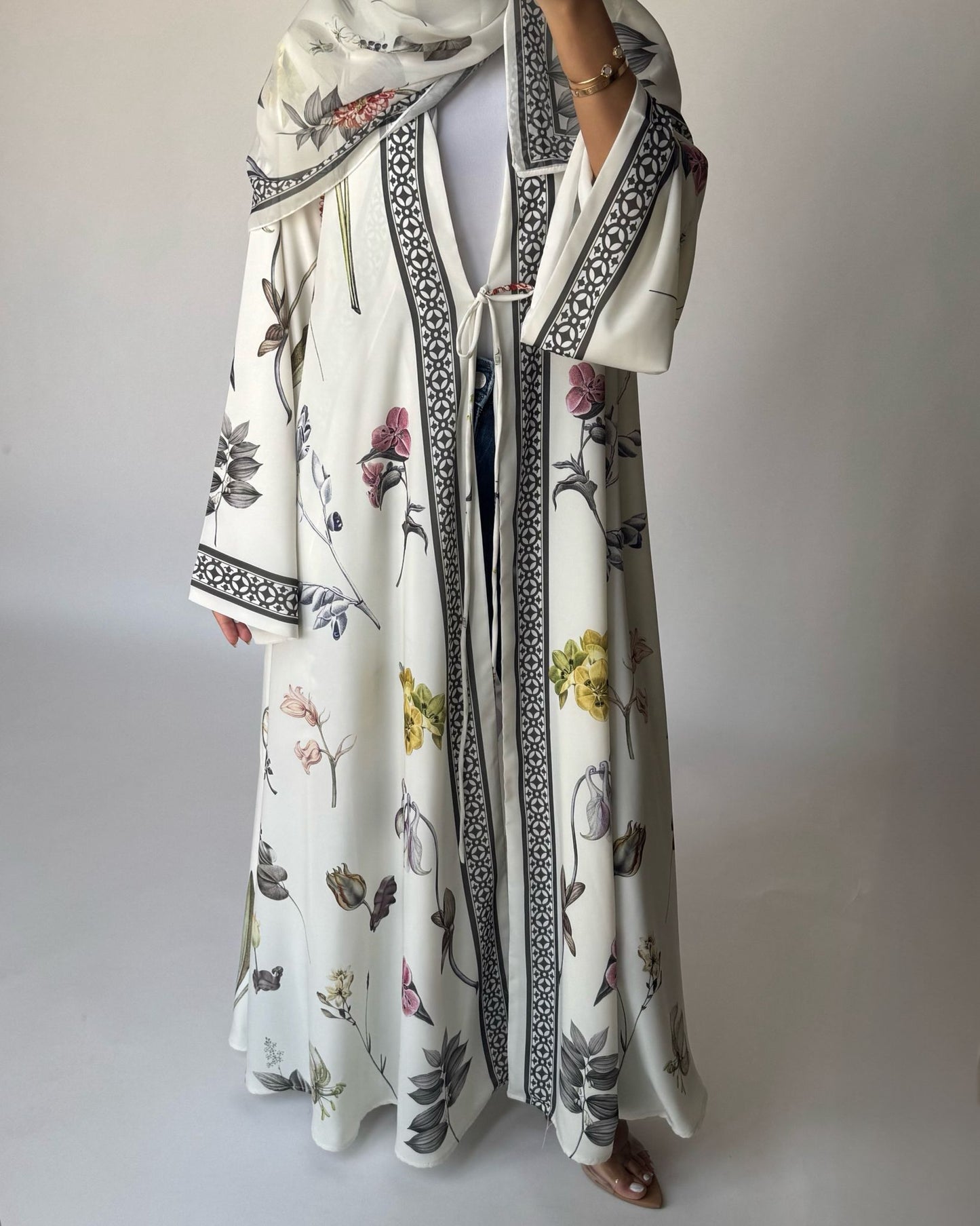 A445 - Off-White A-Cut Flower Summery Daily Abaya