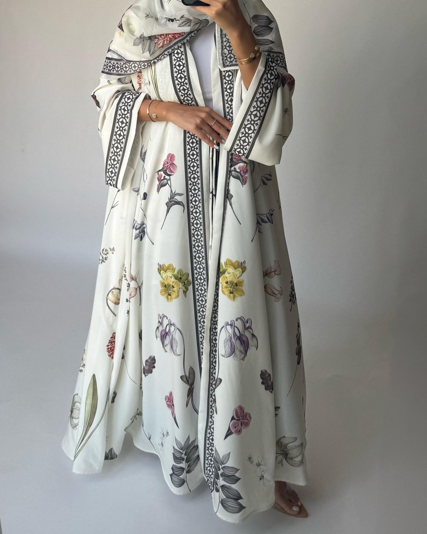 A445 - Off-White A-Cut Flower Summery Daily Abaya