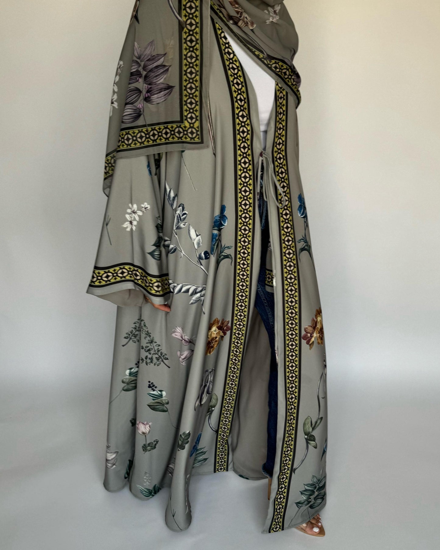 A440 - Grey A-Cut Flower Summery Daily Abaya