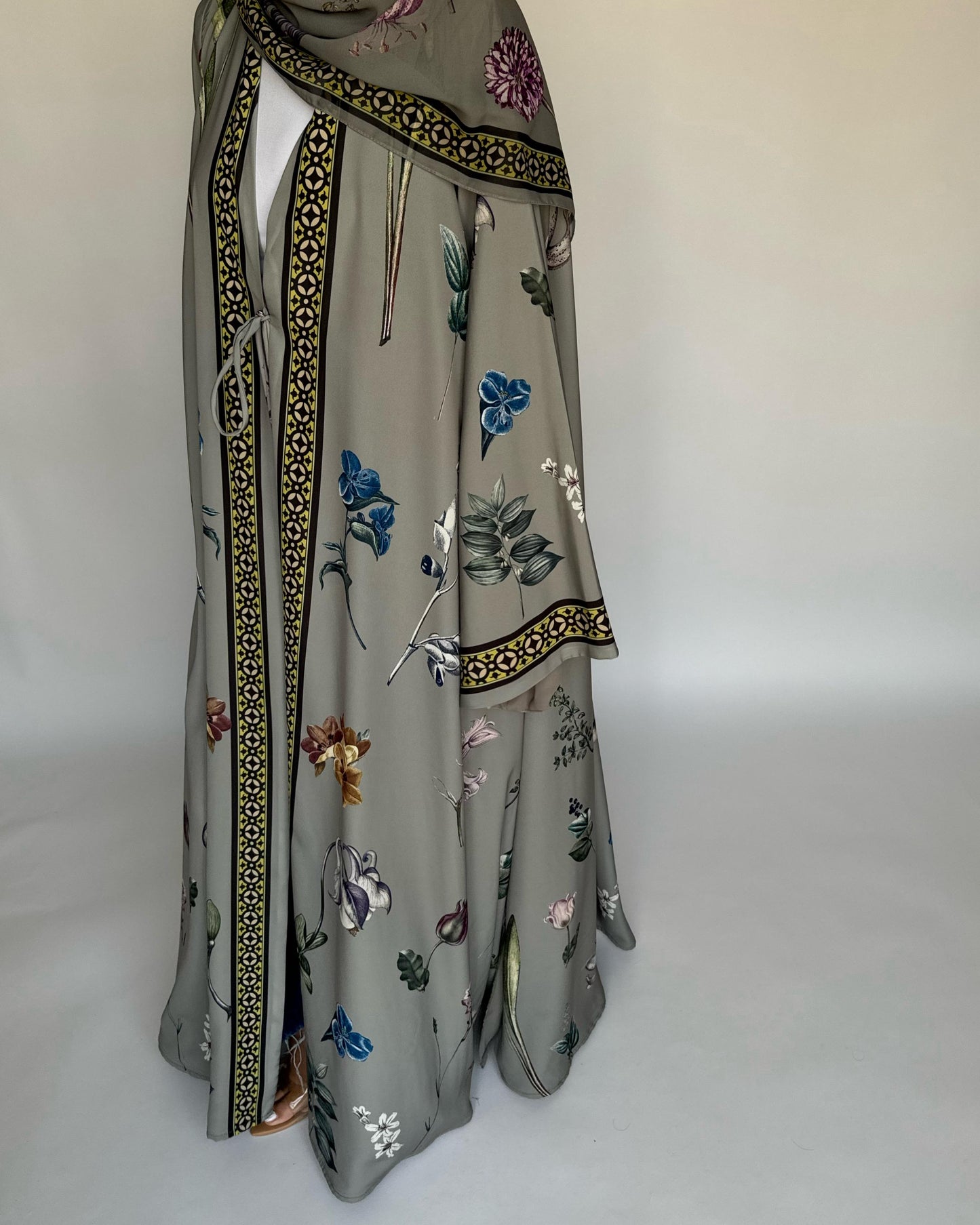 A440 - Grey A-Cut Flower Summery Daily Abaya