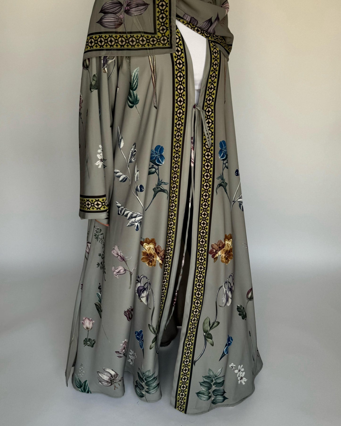 A440 - Grey A-Cut Flower Summery Daily Abaya