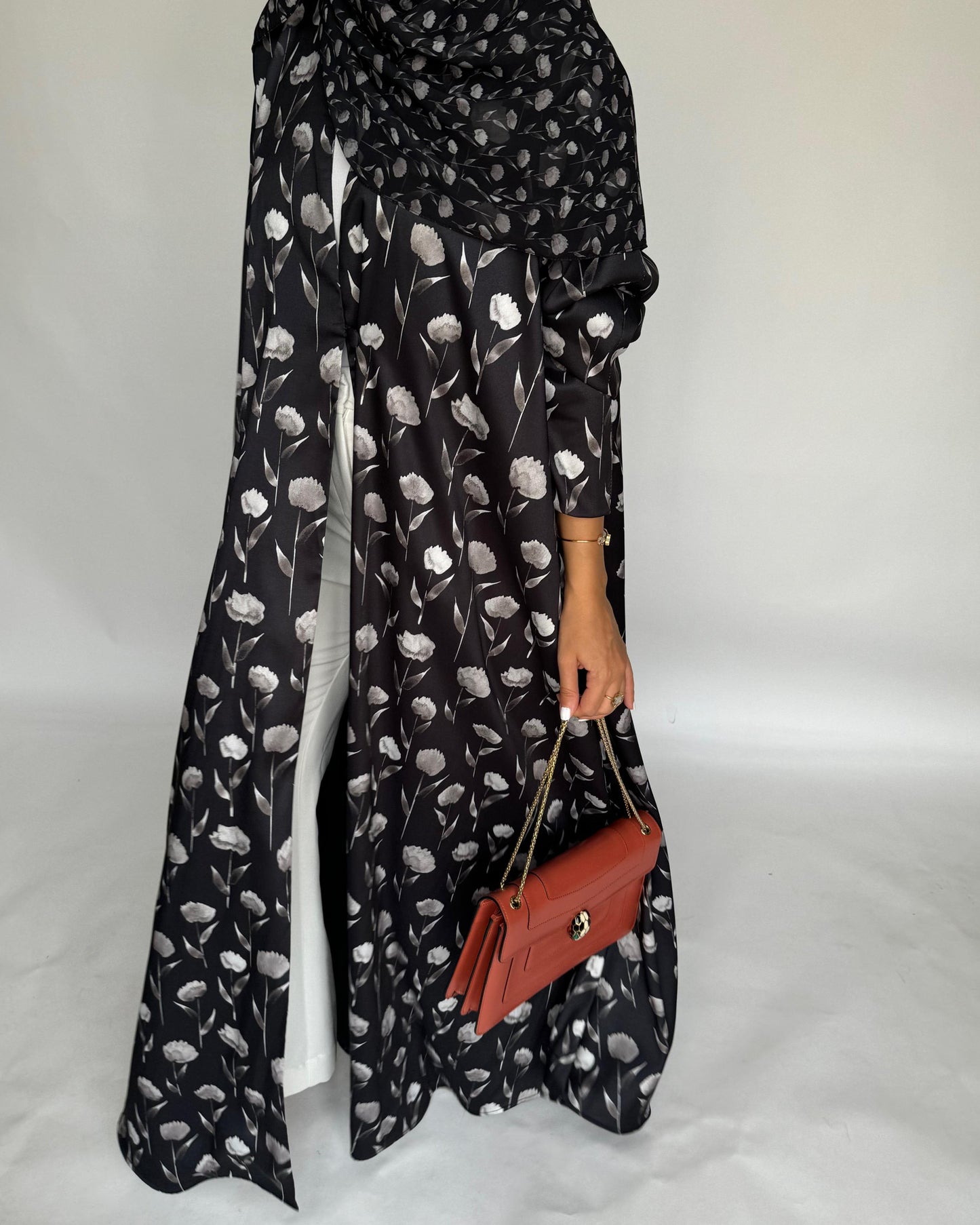A402 - Black Flower Pattern A-Cut Summery Daily Abaya