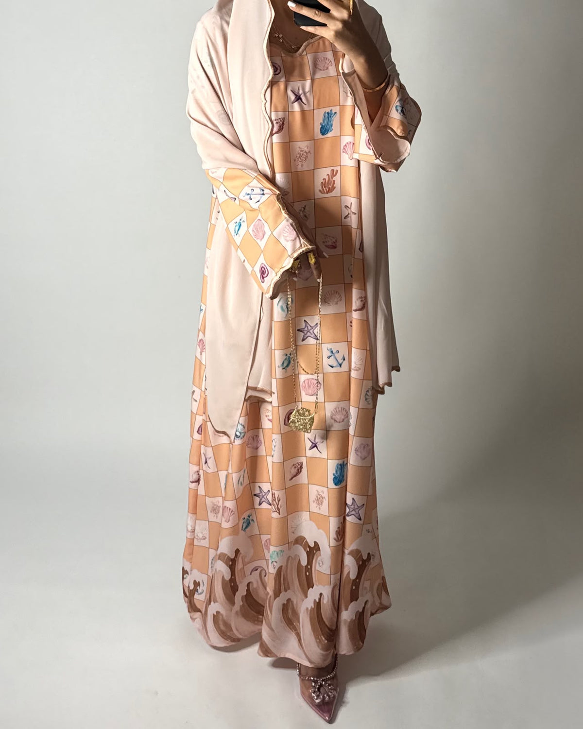 A677 - Peach & Beige Waves Checkered Jalabiya & Matching Head Scarf