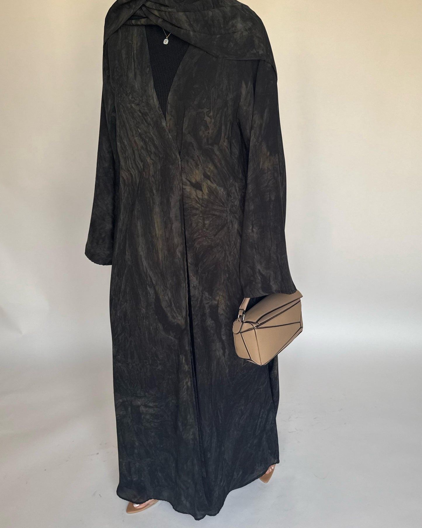 A452 - Black/Brown Pattern Summery A-CUT Abaya