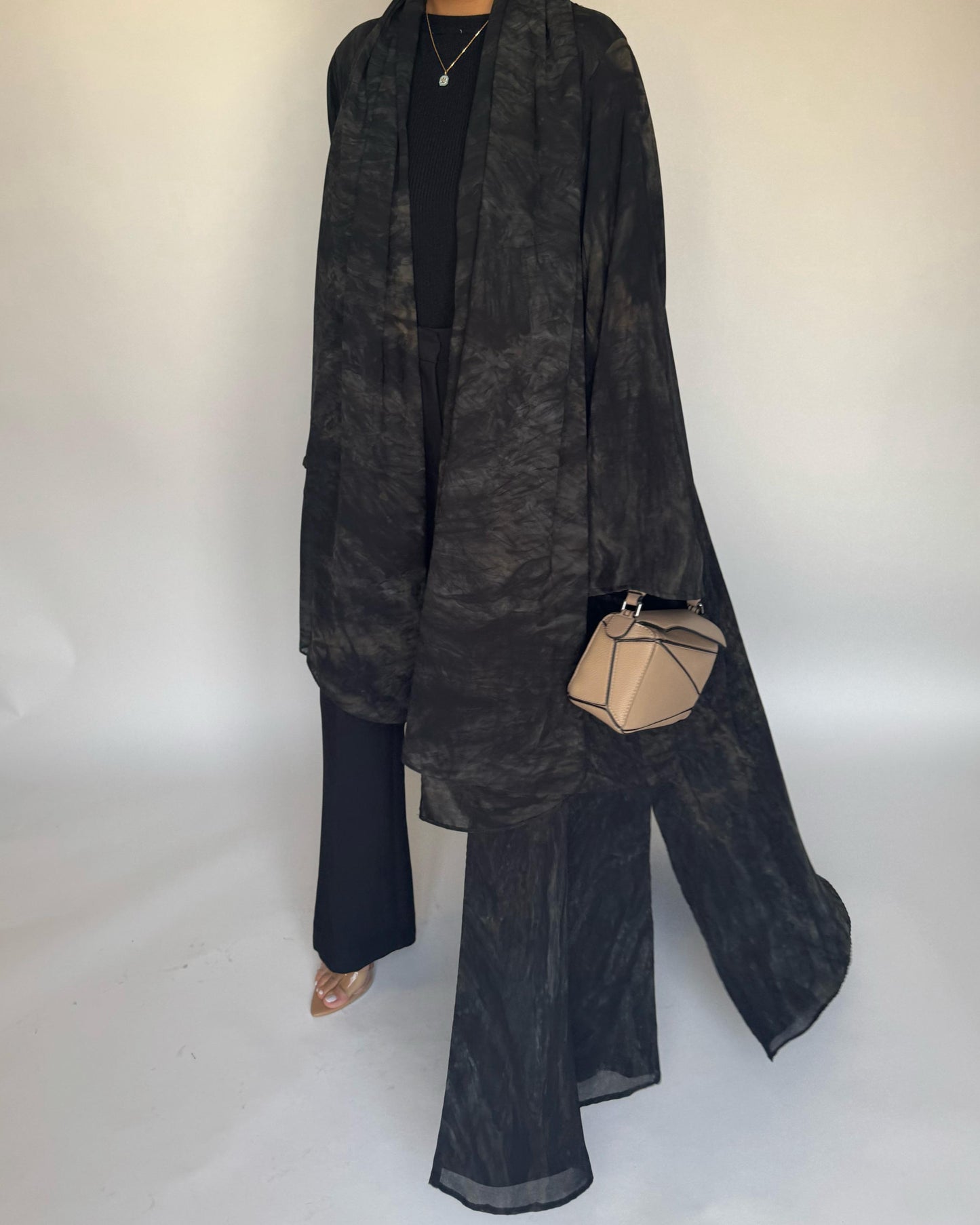 A452 - Black/Brown Pattern Summery A-CUT Abaya