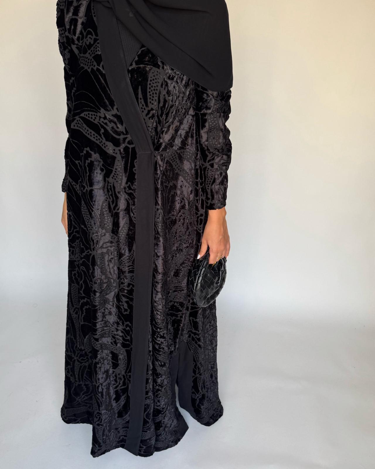 A483 - Black Pattern Velvet Abaya
