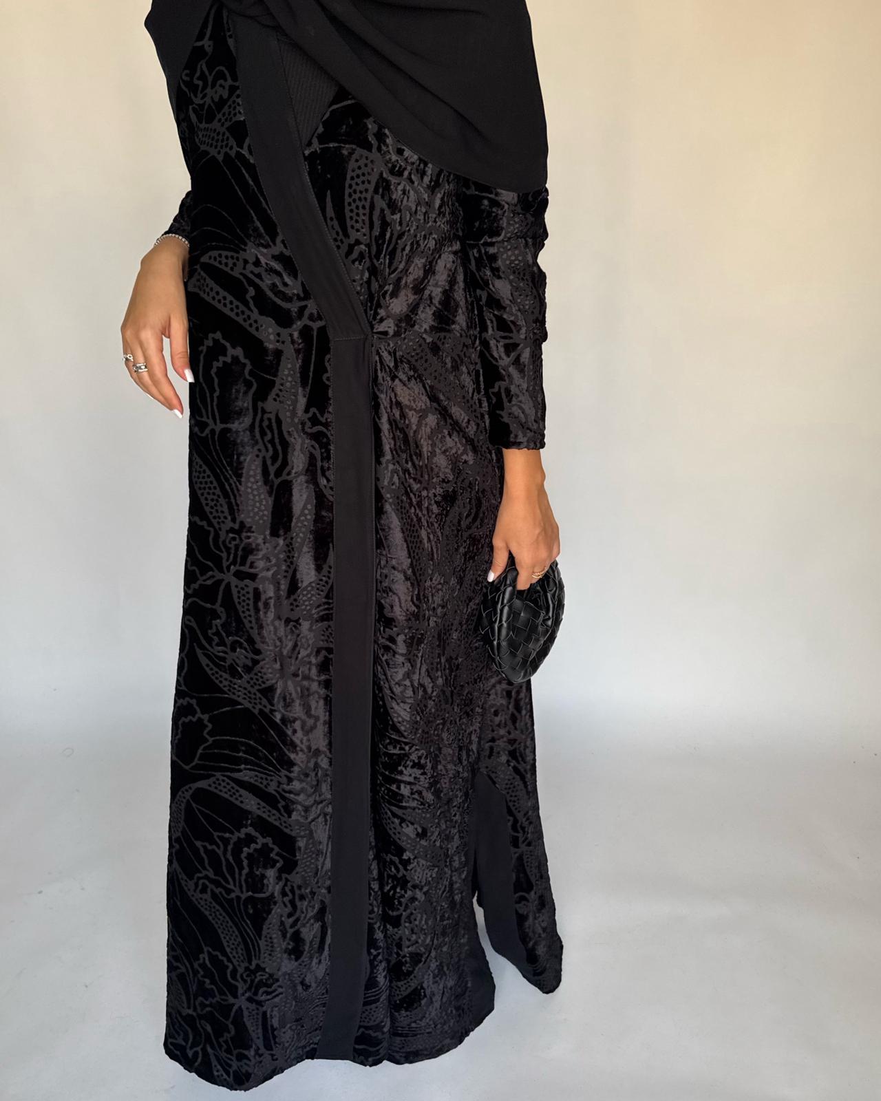 A483 - Black Pattern Velvet Abaya