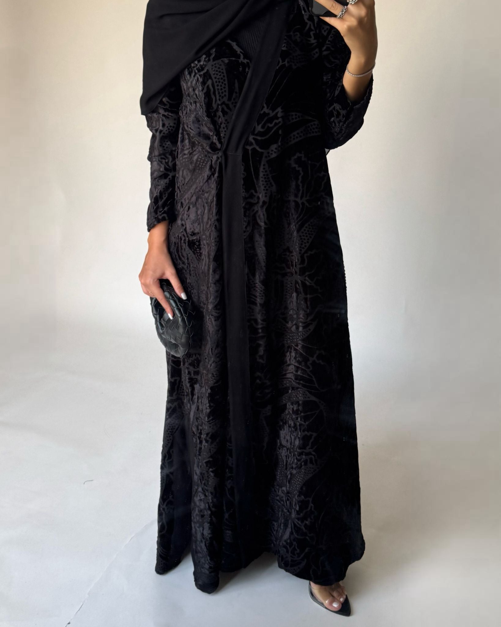 A483 - Black Pattern Velvet Abaya