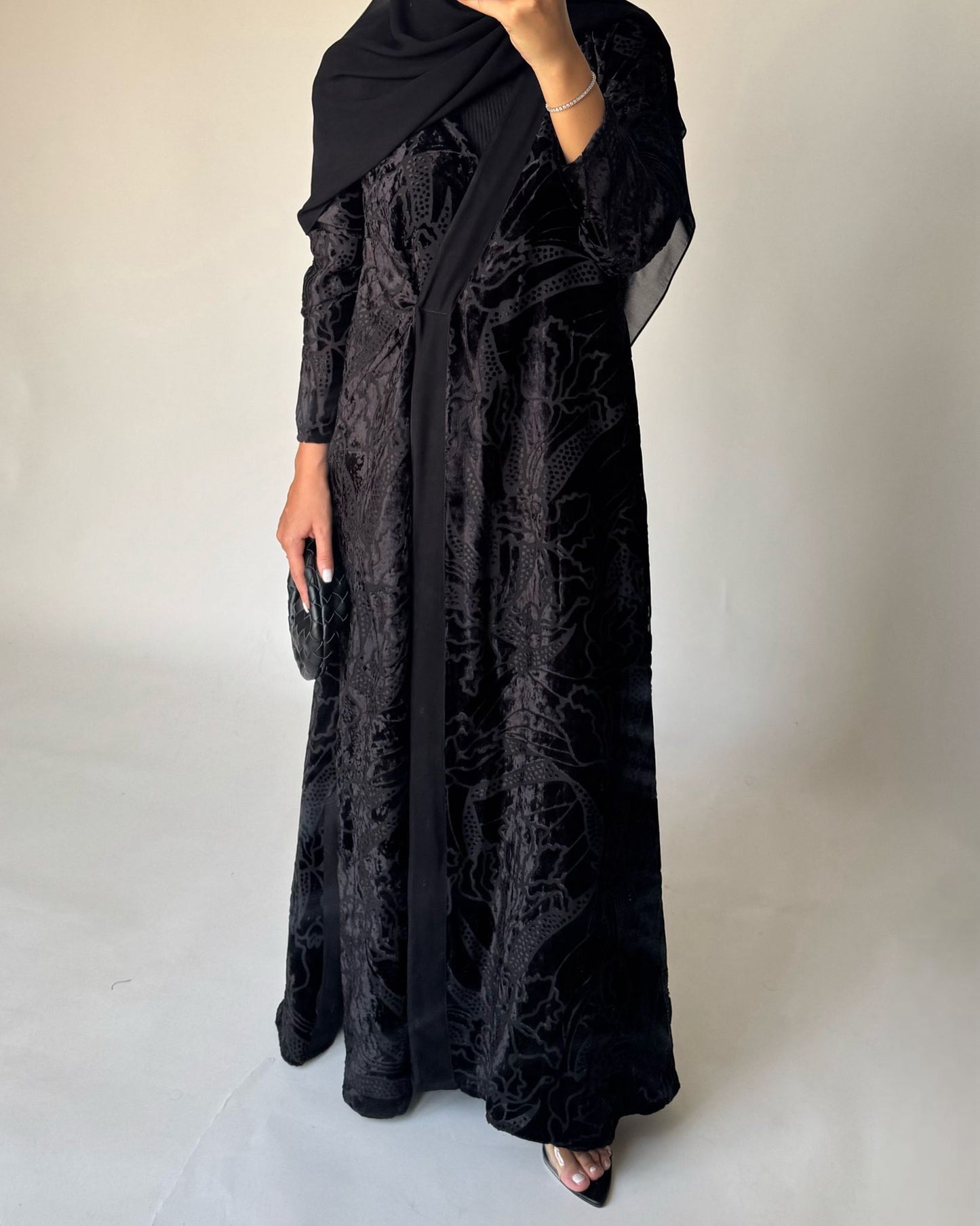 A483 - Black Pattern Velvet Abaya
