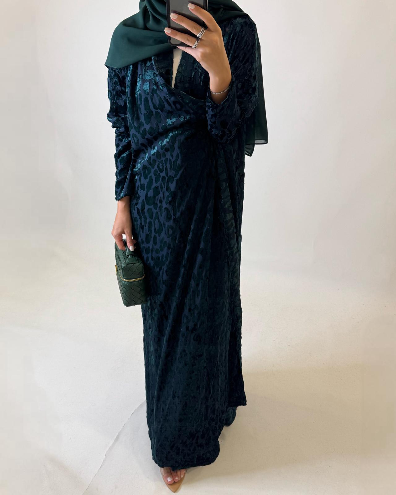A489 - Navy Blue & Green Leopard Pattern Velvet Abaya