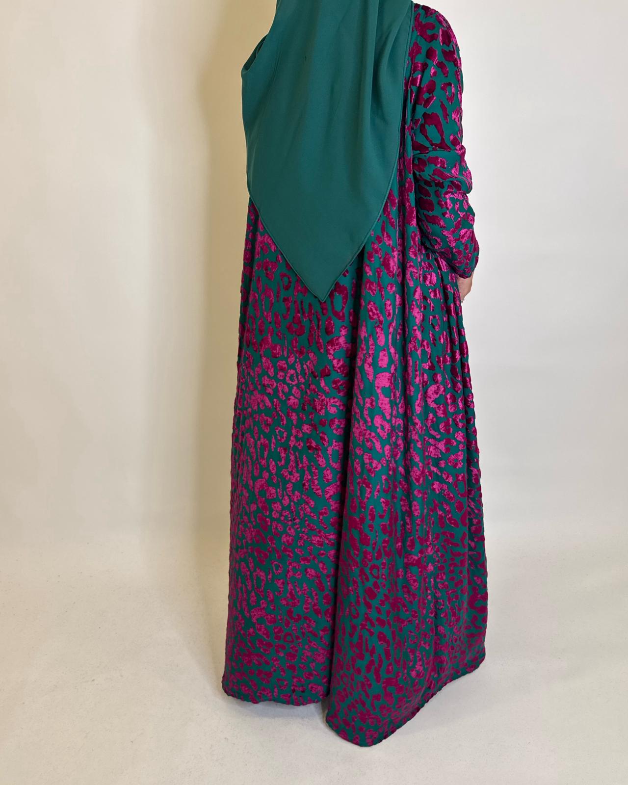 A486 - Green & Pink Leopard Pattern Velvet Abaya