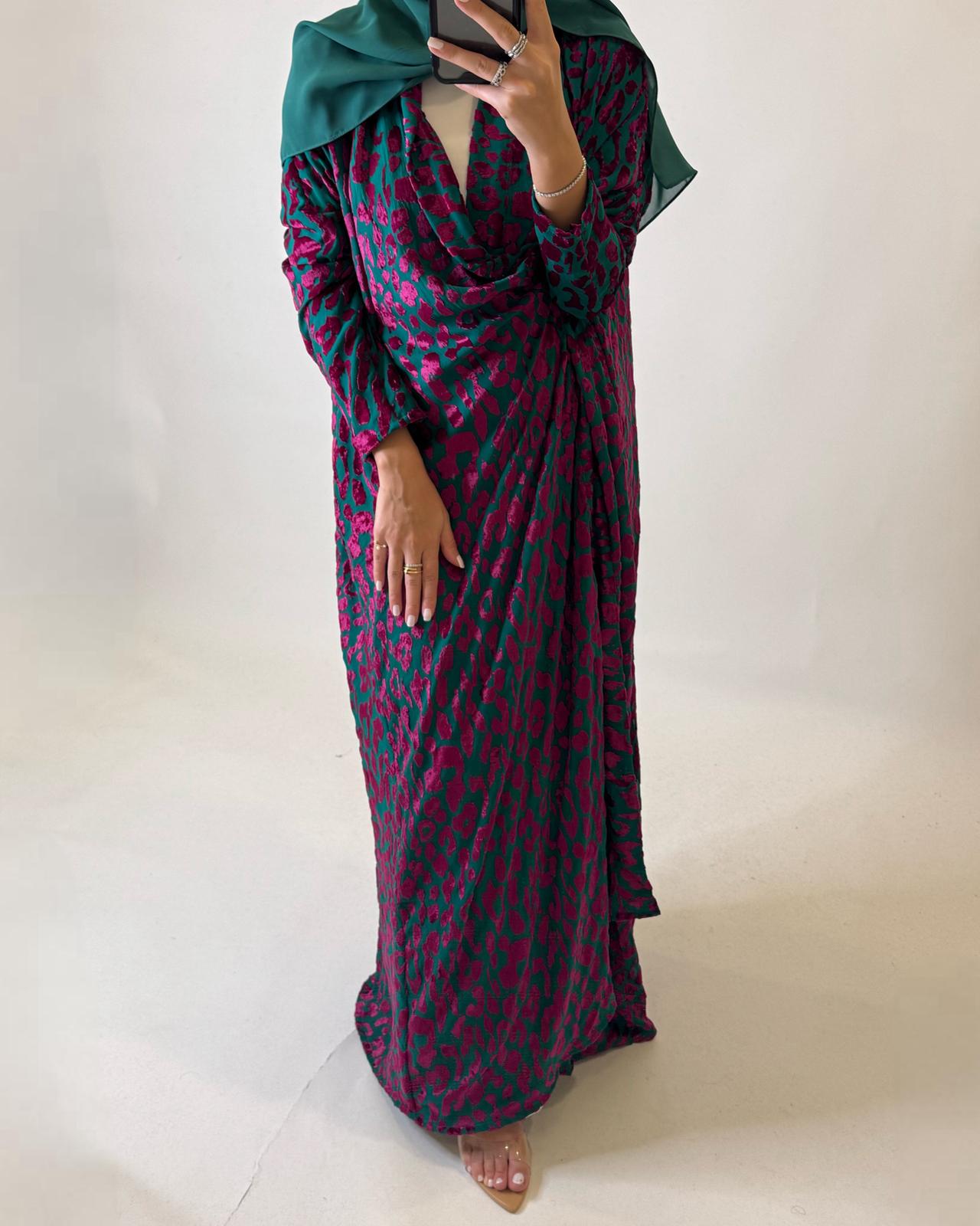 A486 - Green & Pink Leopard Pattern Velvet Abaya