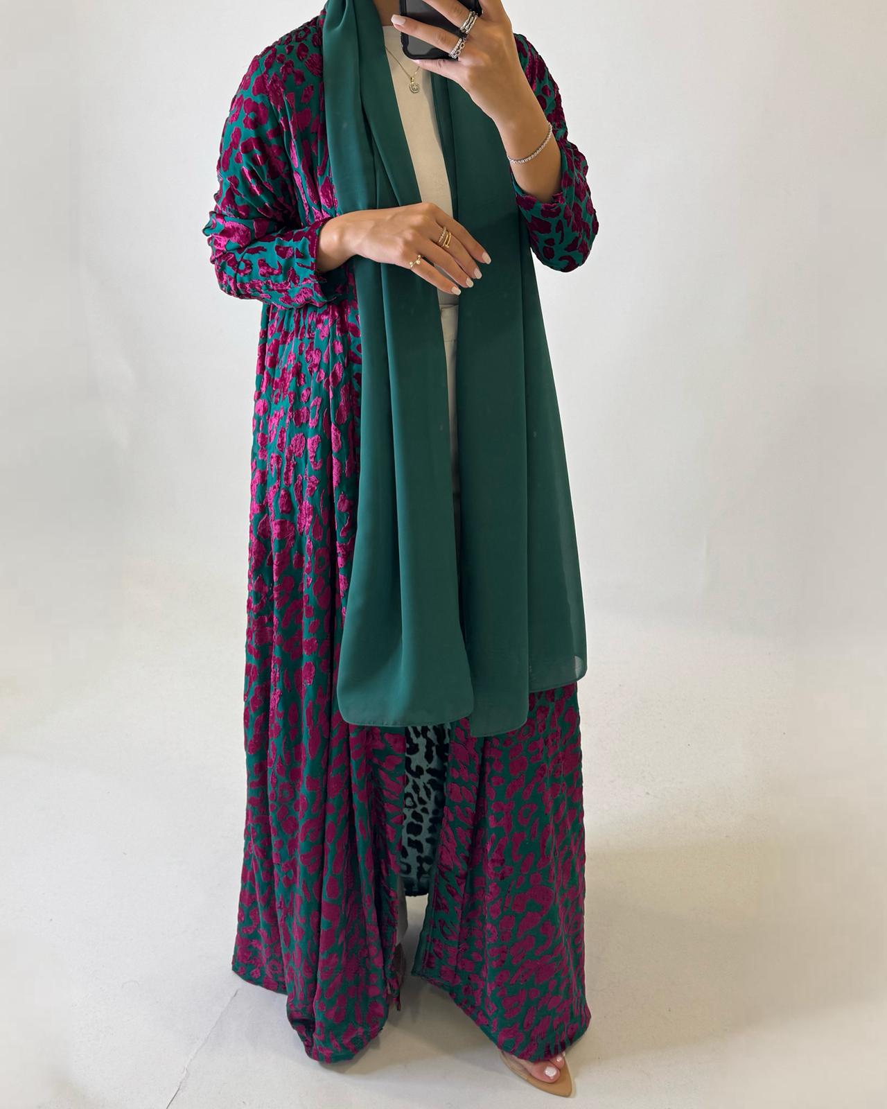 A486 - Green & Pink Leopard Pattern Velvet Abaya