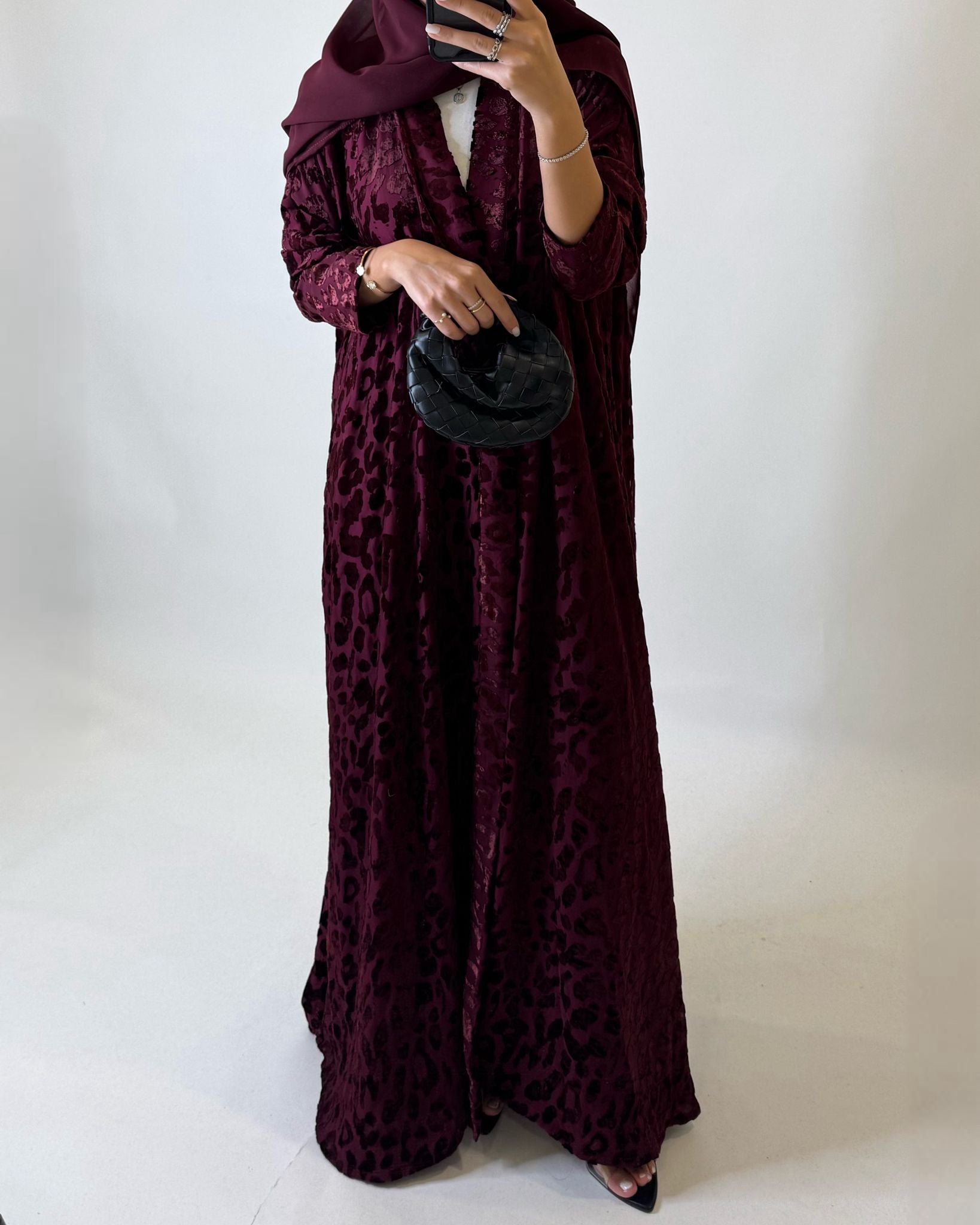 A487 - Maroon Leopard Pattern Velvet Abaya