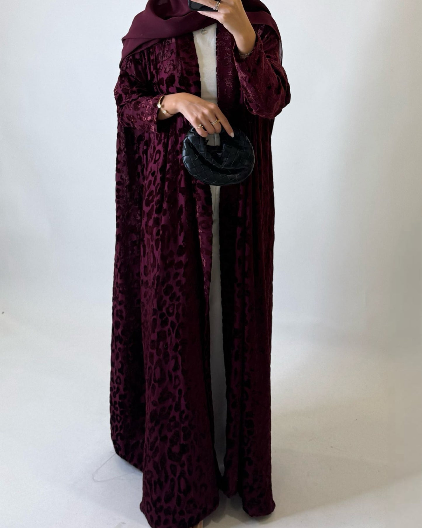 A487 - Maroon Leopard Pattern Velvet Abaya