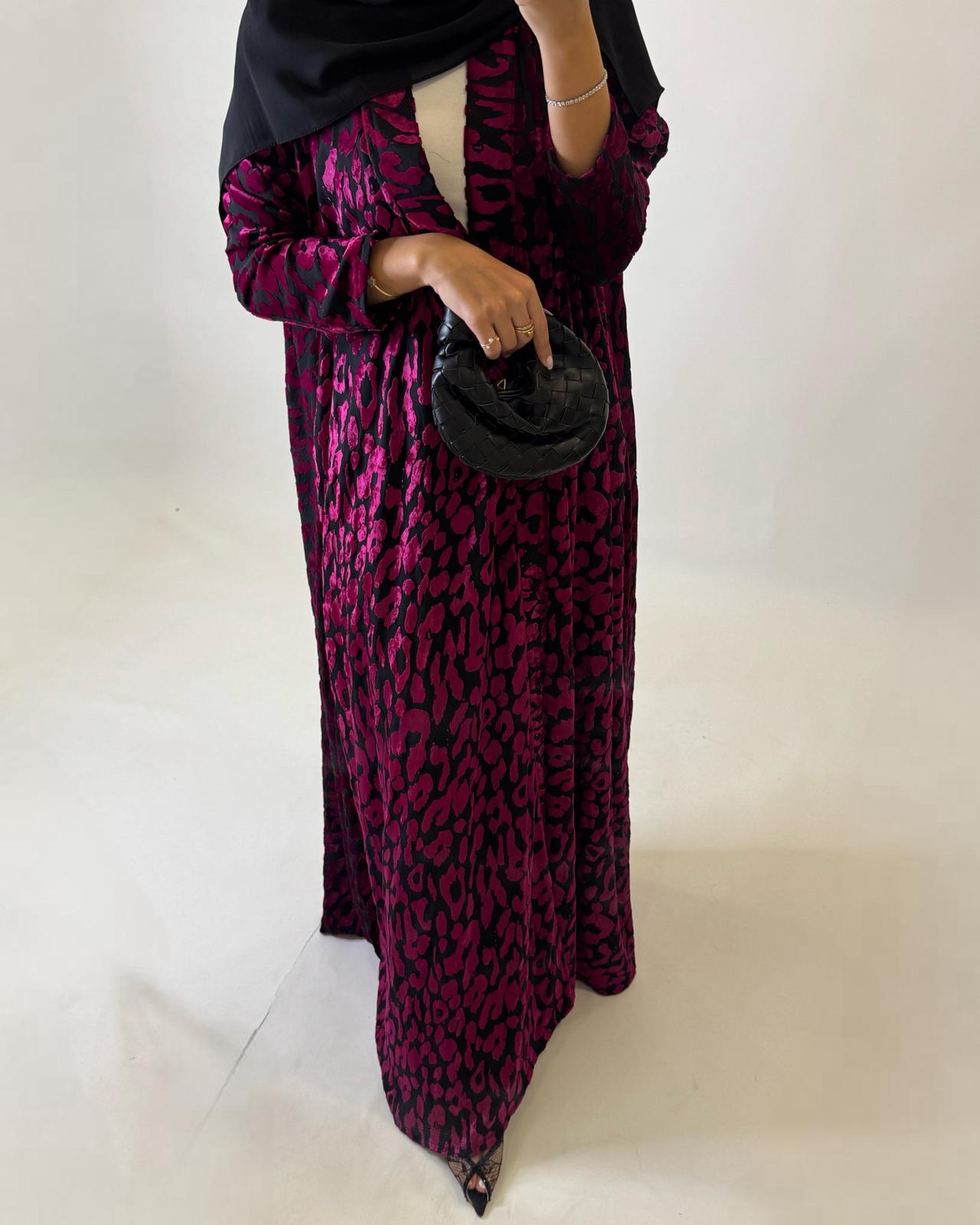 A485 - Black & Pink Leopard Pattern Velvet Abaya