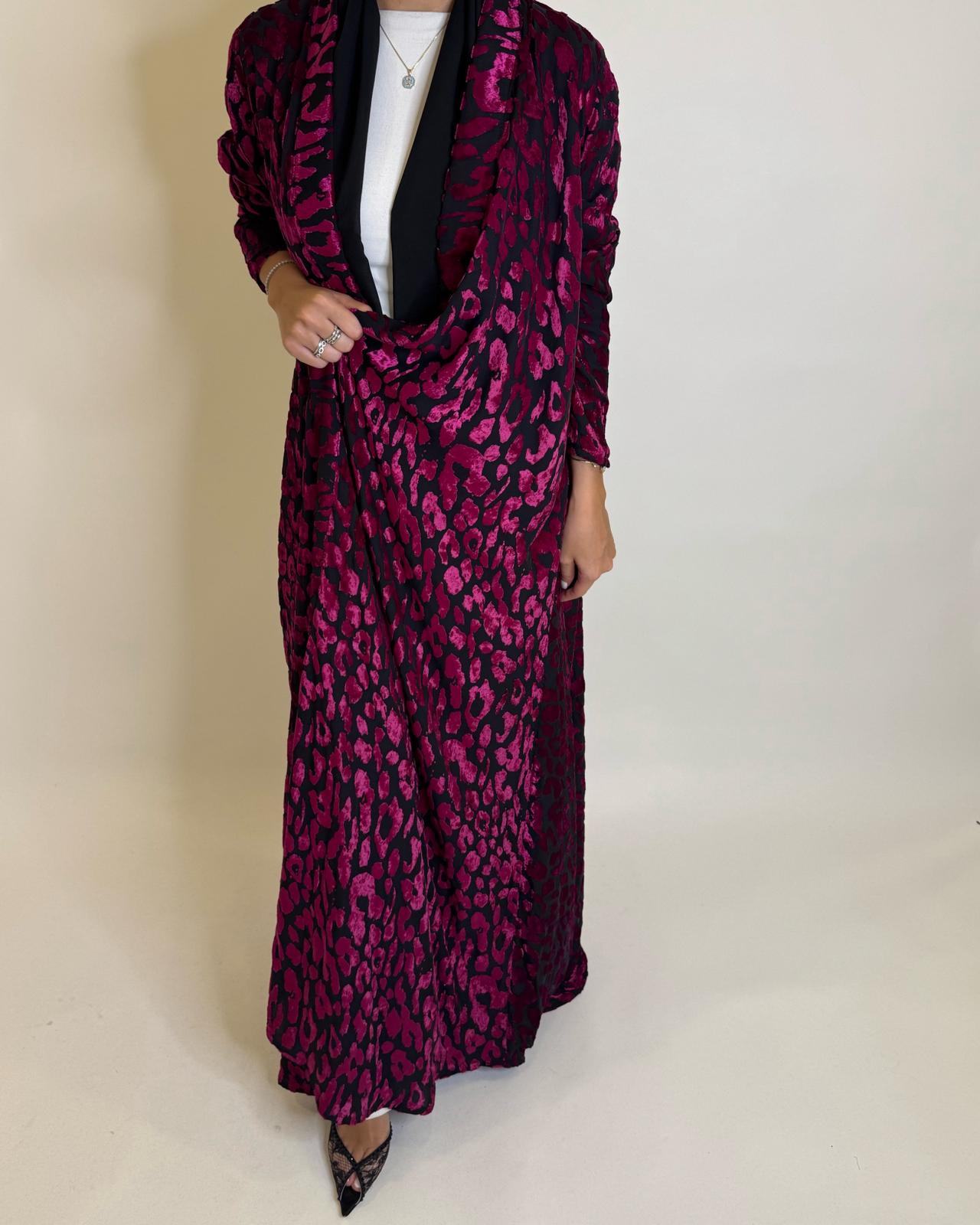 A485 - Black & Pink Leopard Pattern Velvet Abaya