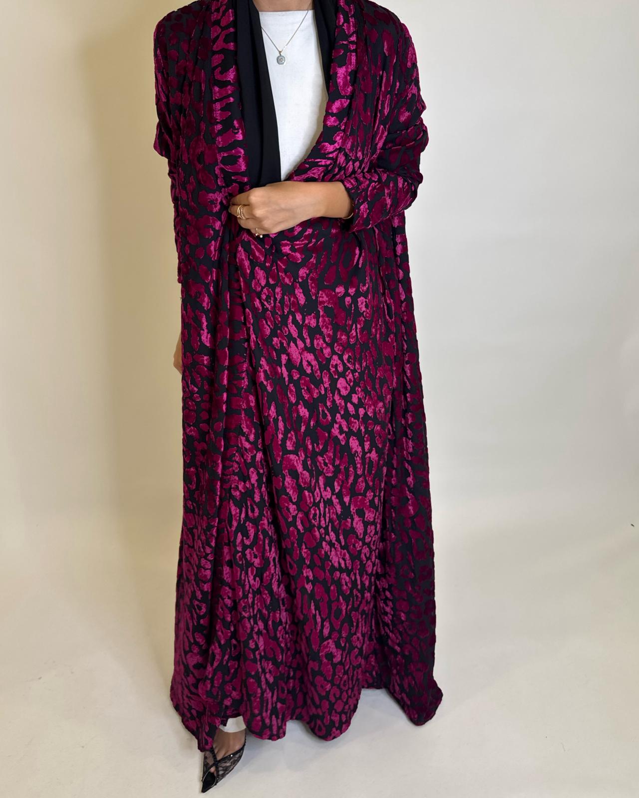 A485 - Black & Pink Leopard Pattern Velvet Abaya