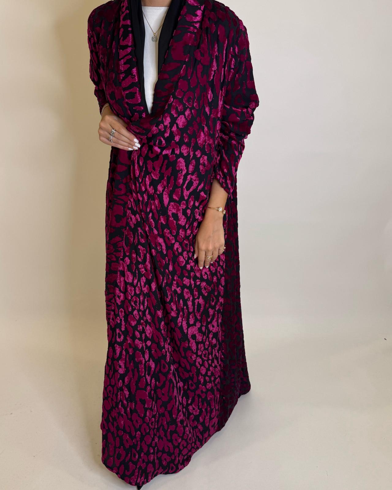 A485 - Black & Pink Leopard Pattern Velvet Abaya