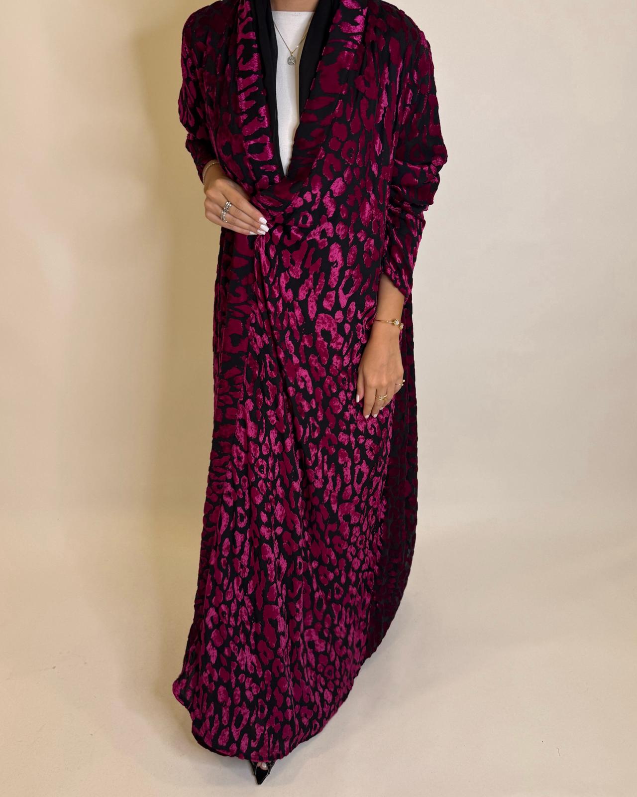 A485 - Black & Pink Leopard Pattern Velvet Abaya