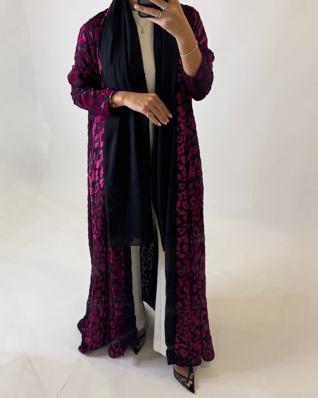 A485 - Black & Pink Leopard Pattern Velvet Abaya