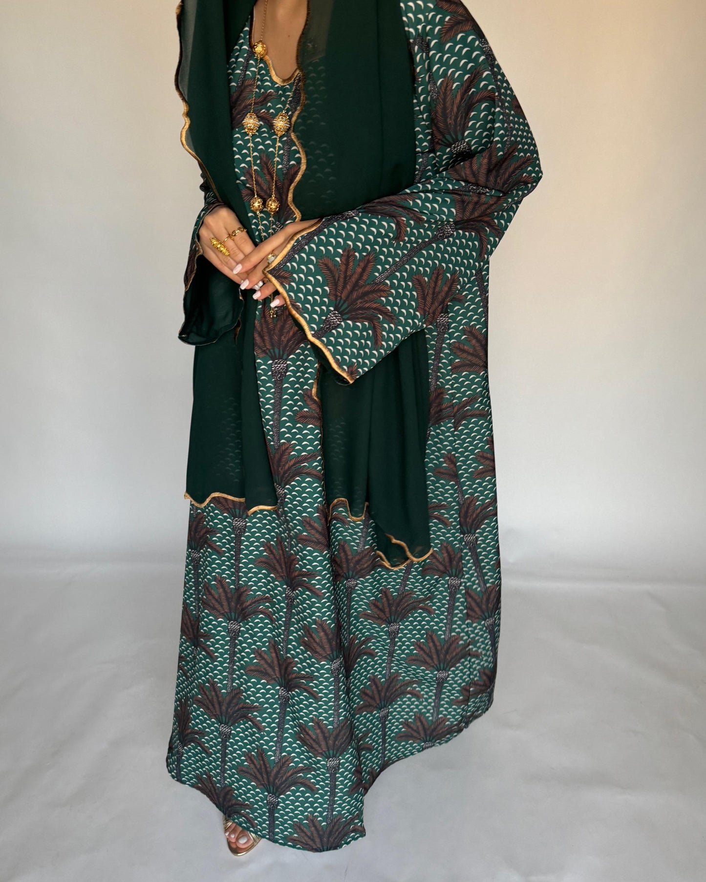 A342 - Forest Green & Brown Palm Tree Pattern Jalabiya and Head Scarf