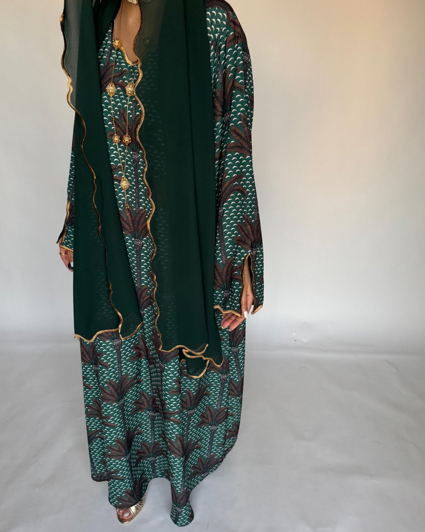 A342 - Forest Green & Brown Palm Tree Pattern Jalabiya and Head Scarf