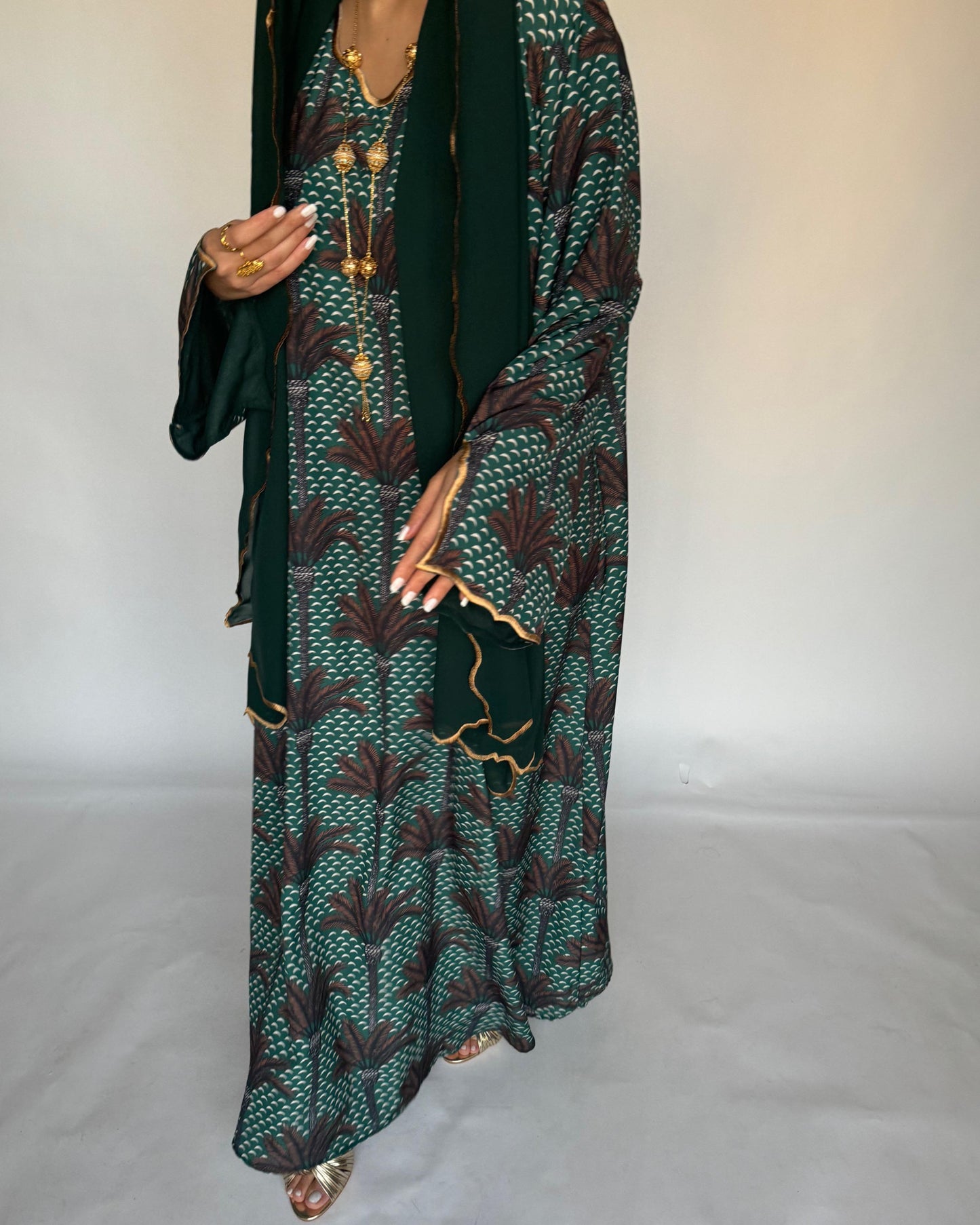 A342 - Forest Green & Brown Palm Tree Pattern Jalabiya and Head Scarf