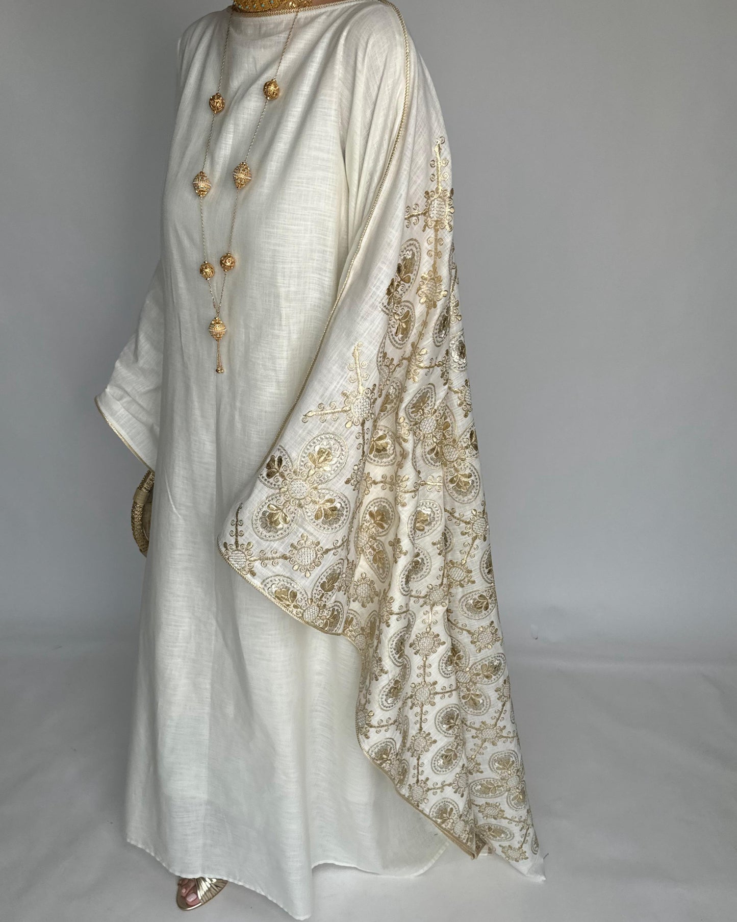 A367 - OffWhite Embroidered Jalabiya (READY TO SHIP)