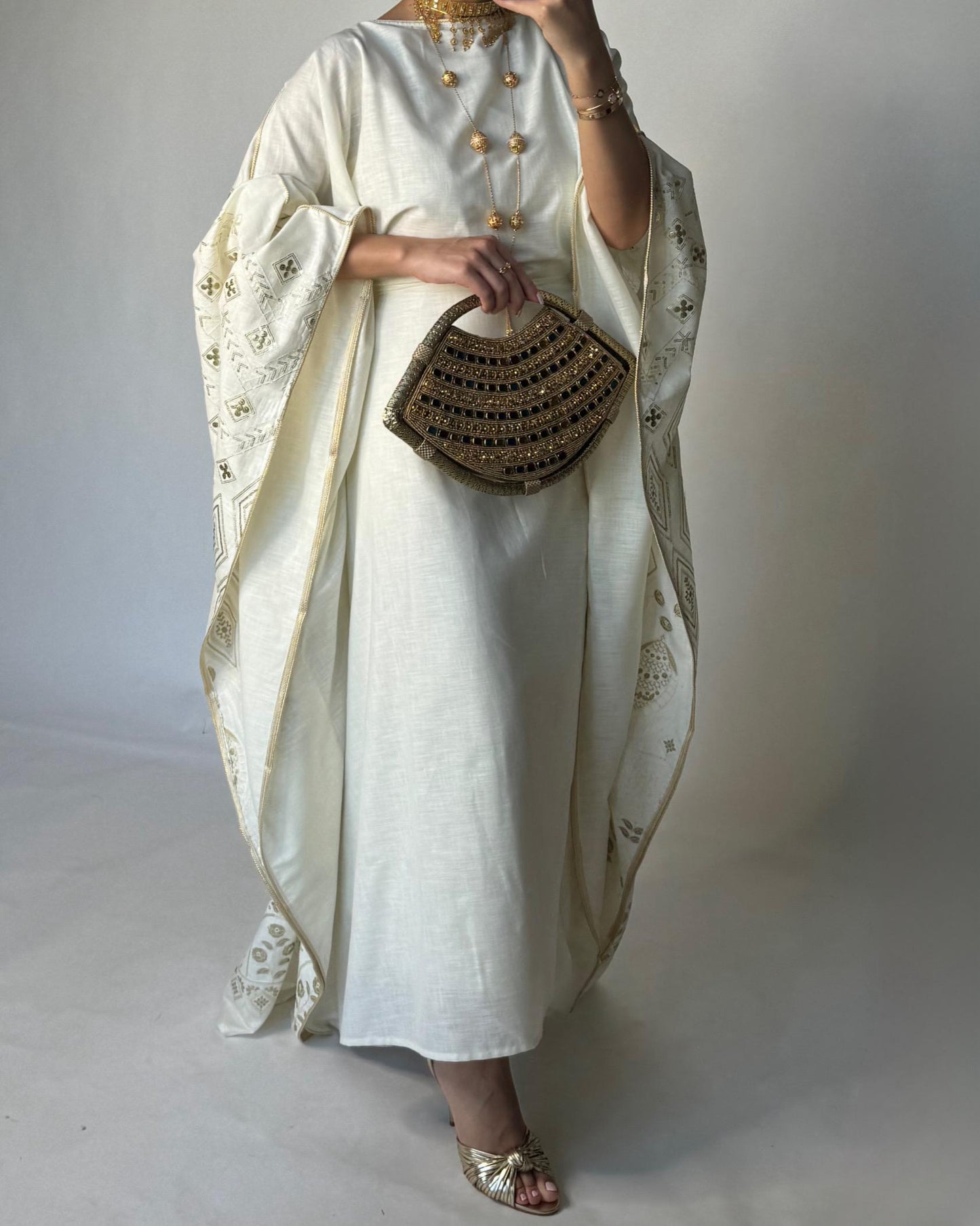A366 - OffWhite Embroidered Jalabiya (READY TO SHIP)