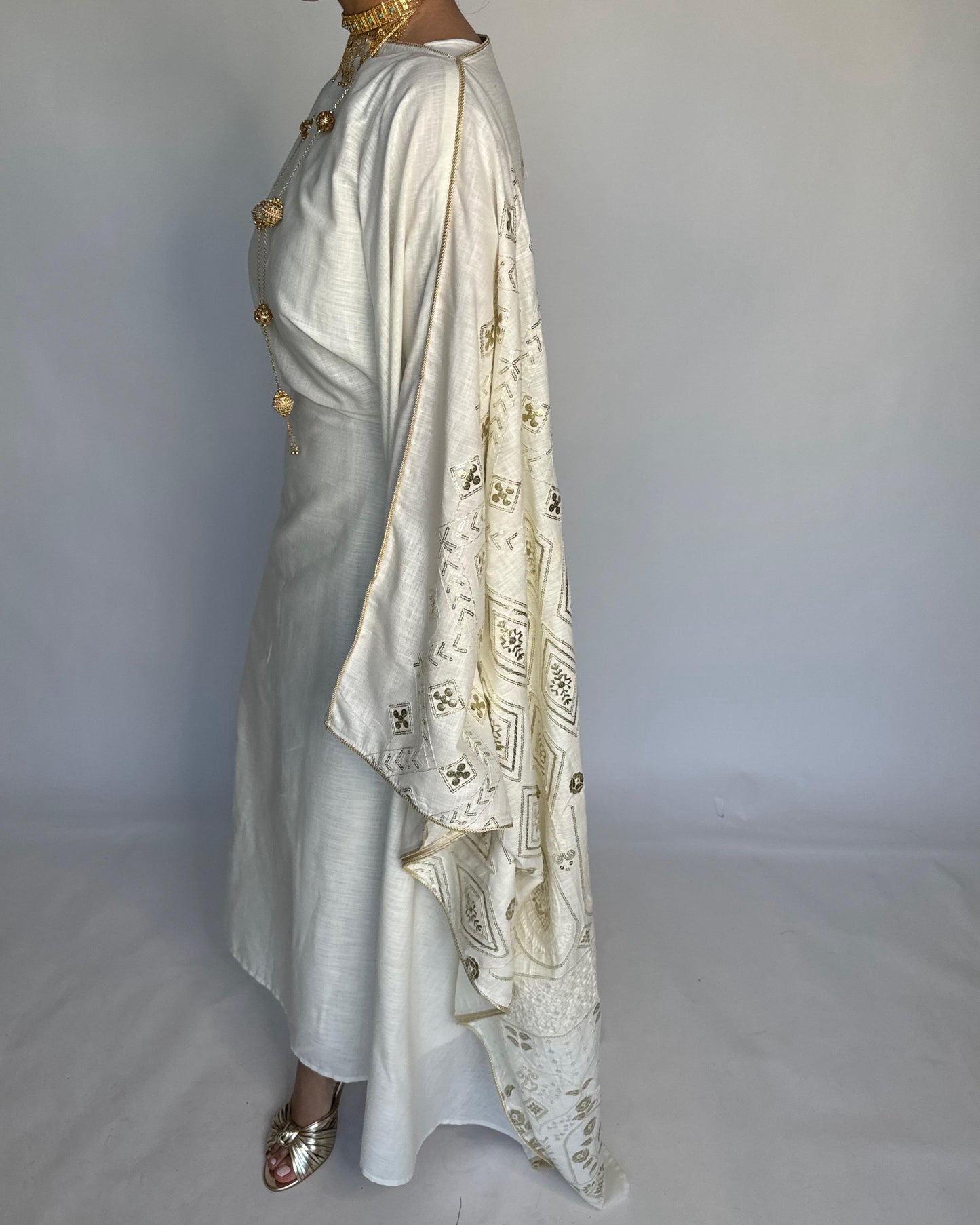 A366 - OffWhite Embroidered Jalabiya (READY TO SHIP)