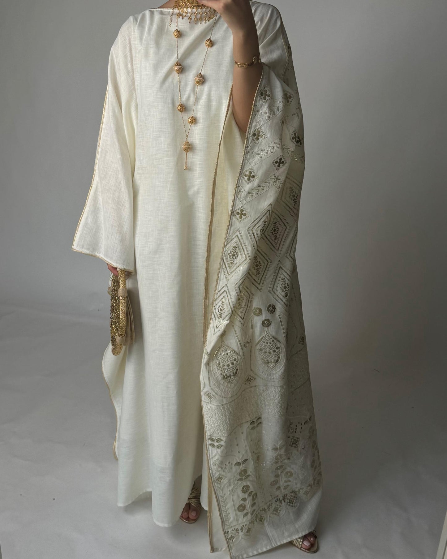A366 - OffWhite Embroidered Jalabiya (READY TO SHIP)