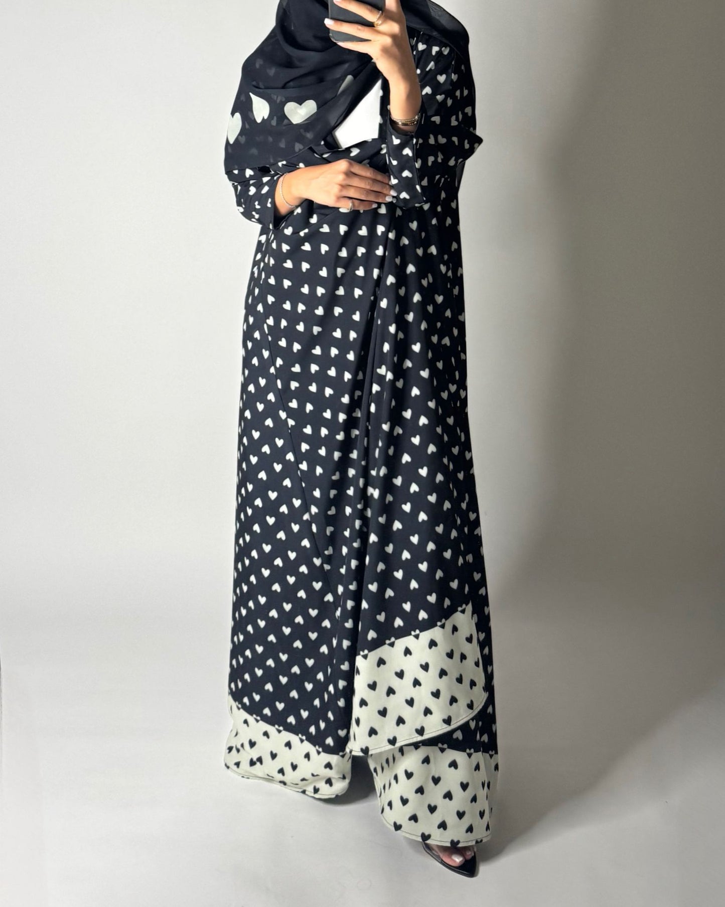 A609 - Black & White Heart A-CUT Wrap Summery Abaya & Matching Head Scarf