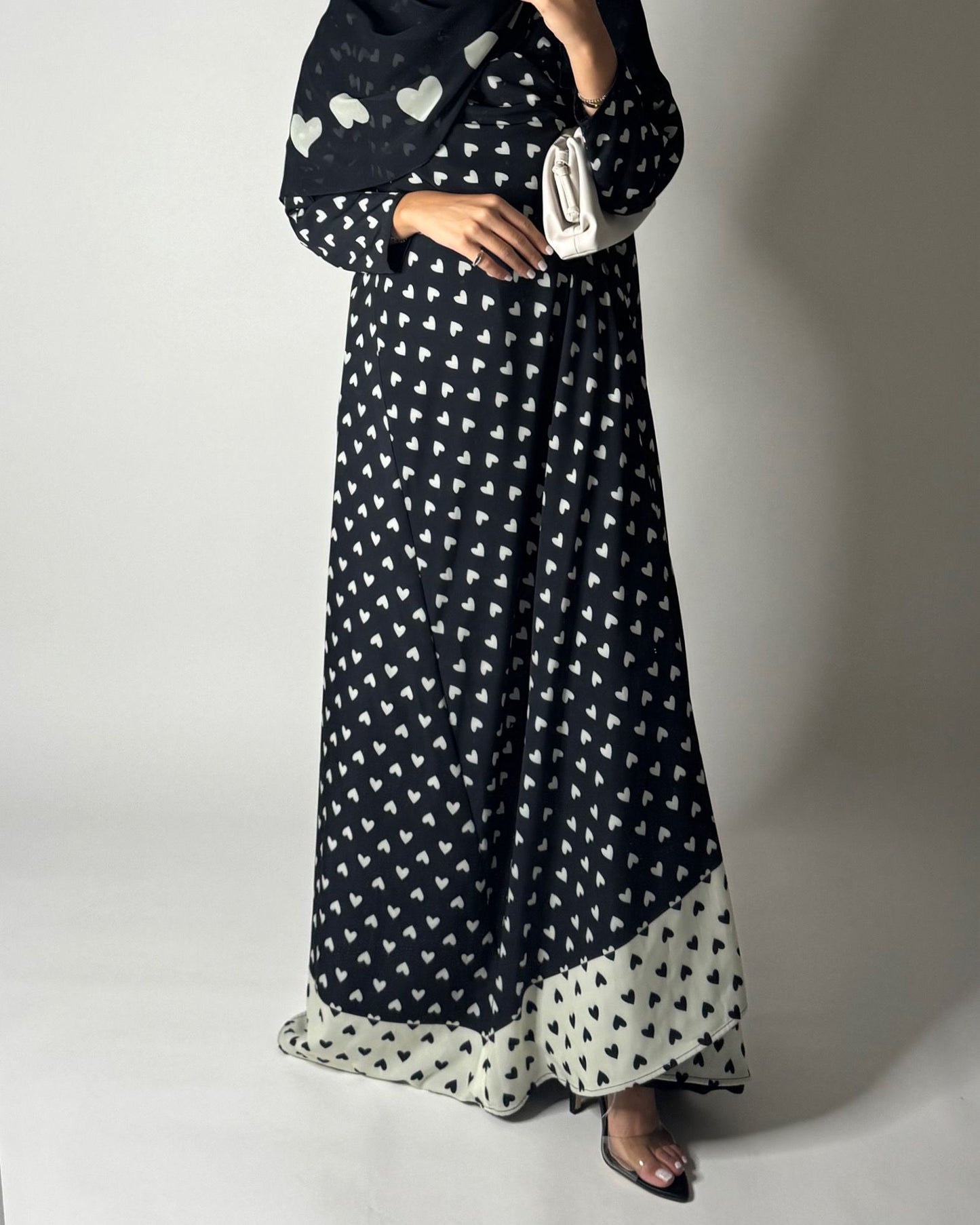 A609 - Black & White Heart A-CUT Wrap Summery Abaya & Matching Head Scarf