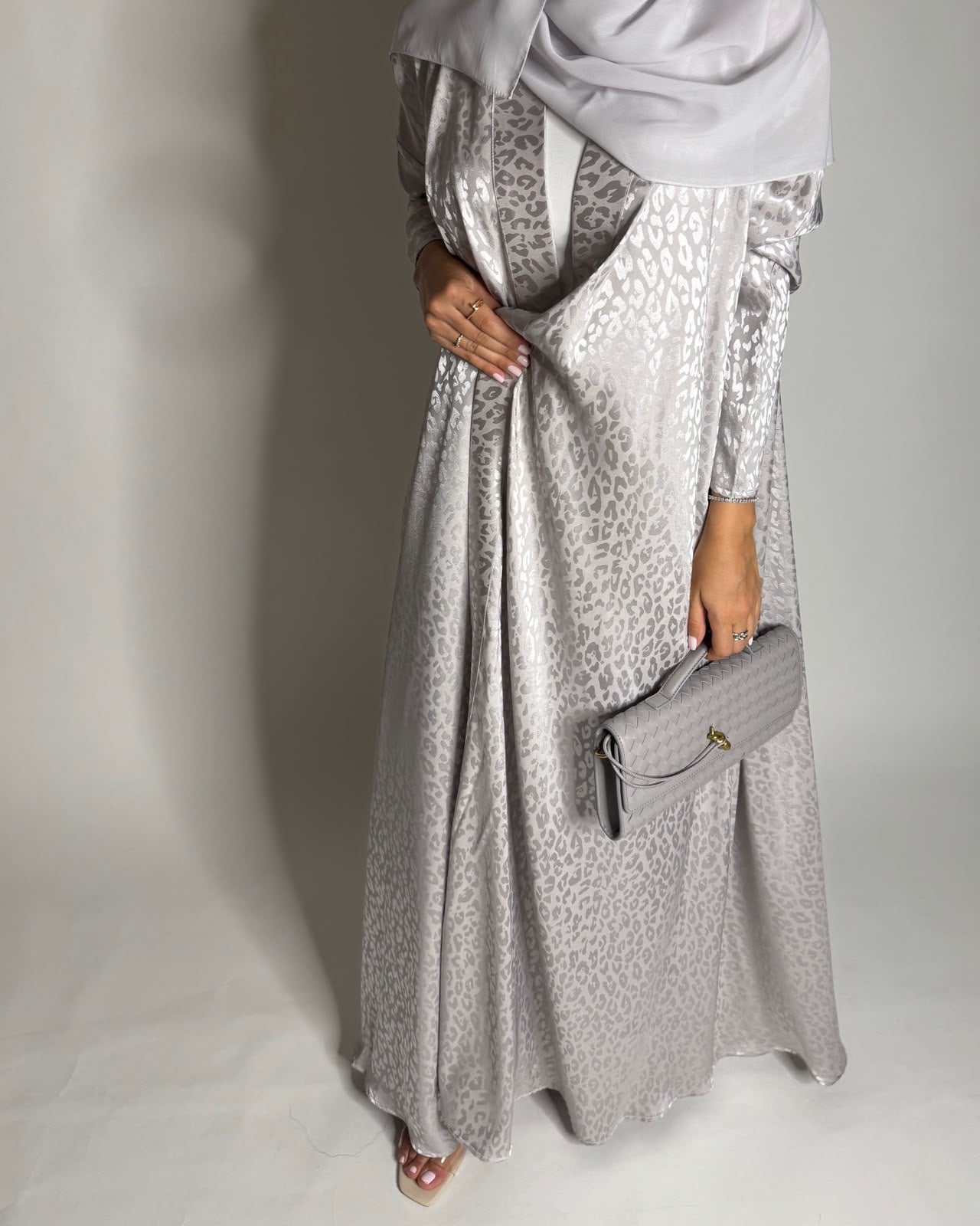 A613 - Silver Gray Leopard Pattern Summery A-CUT Wrap Abaya & Head Scarf