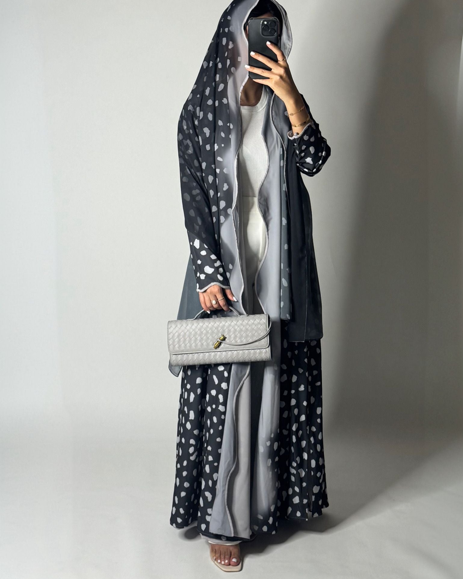 A646 - Waves Leopard Print A-CUT Shades of Gray Abaya & Matching Head Scarf