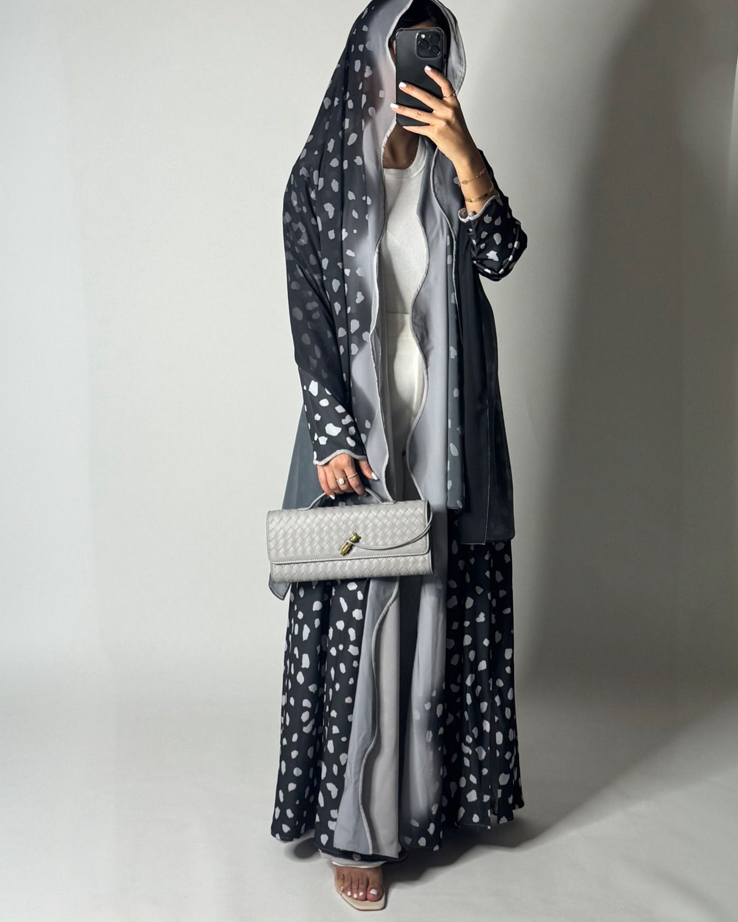 A646 - Waves Leopard Print A-CUT Shades of Gray Abaya & Matching Head Scarf
