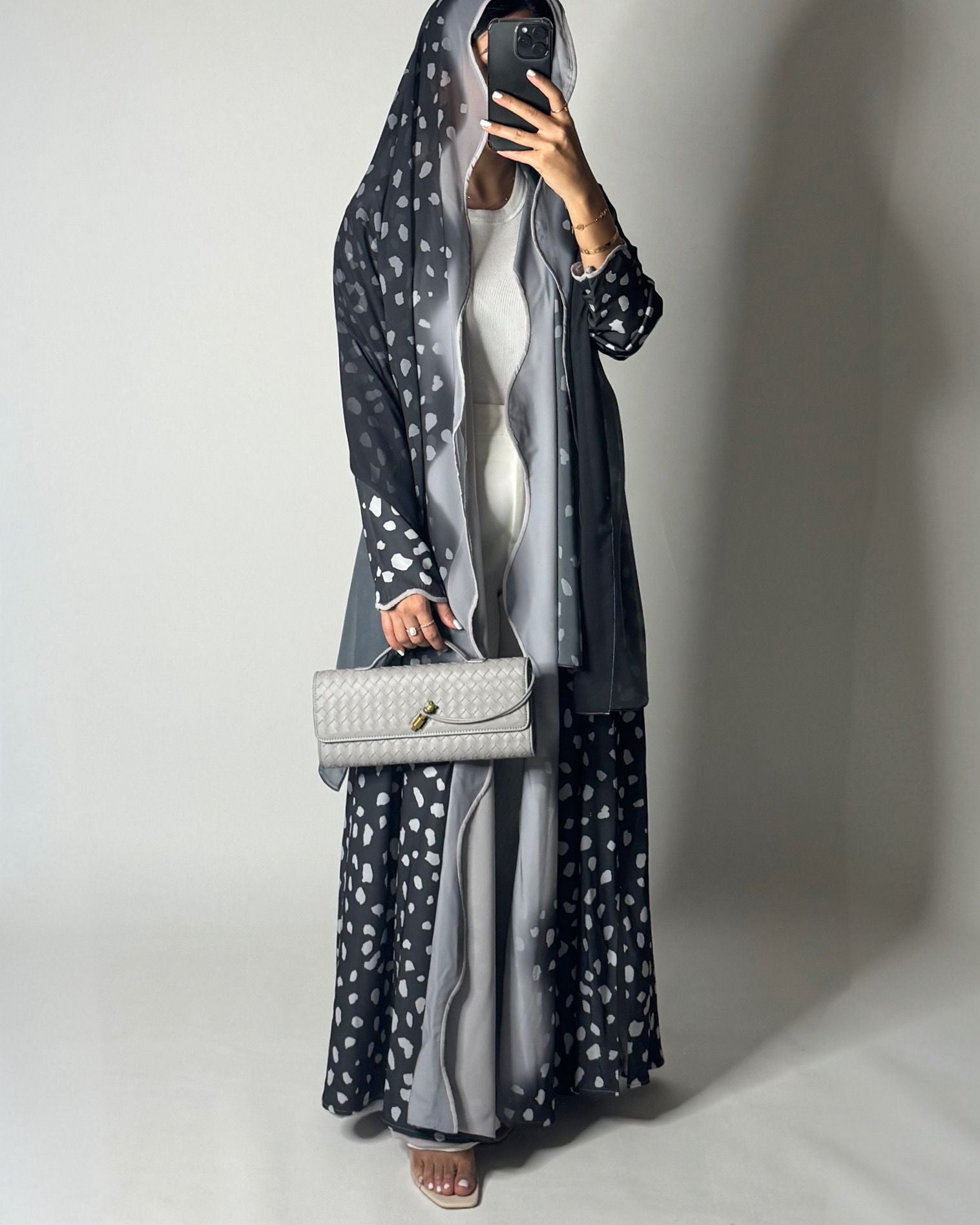 A646 - Waves Leopard Print A-CUT Shades of Gray Abaya & Matching Head Scarf