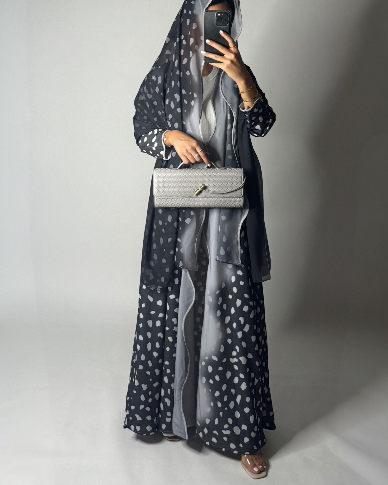 A646 - Waves Leopard Print A-CUT Shades of Gray Abaya & Matching Head Scarf