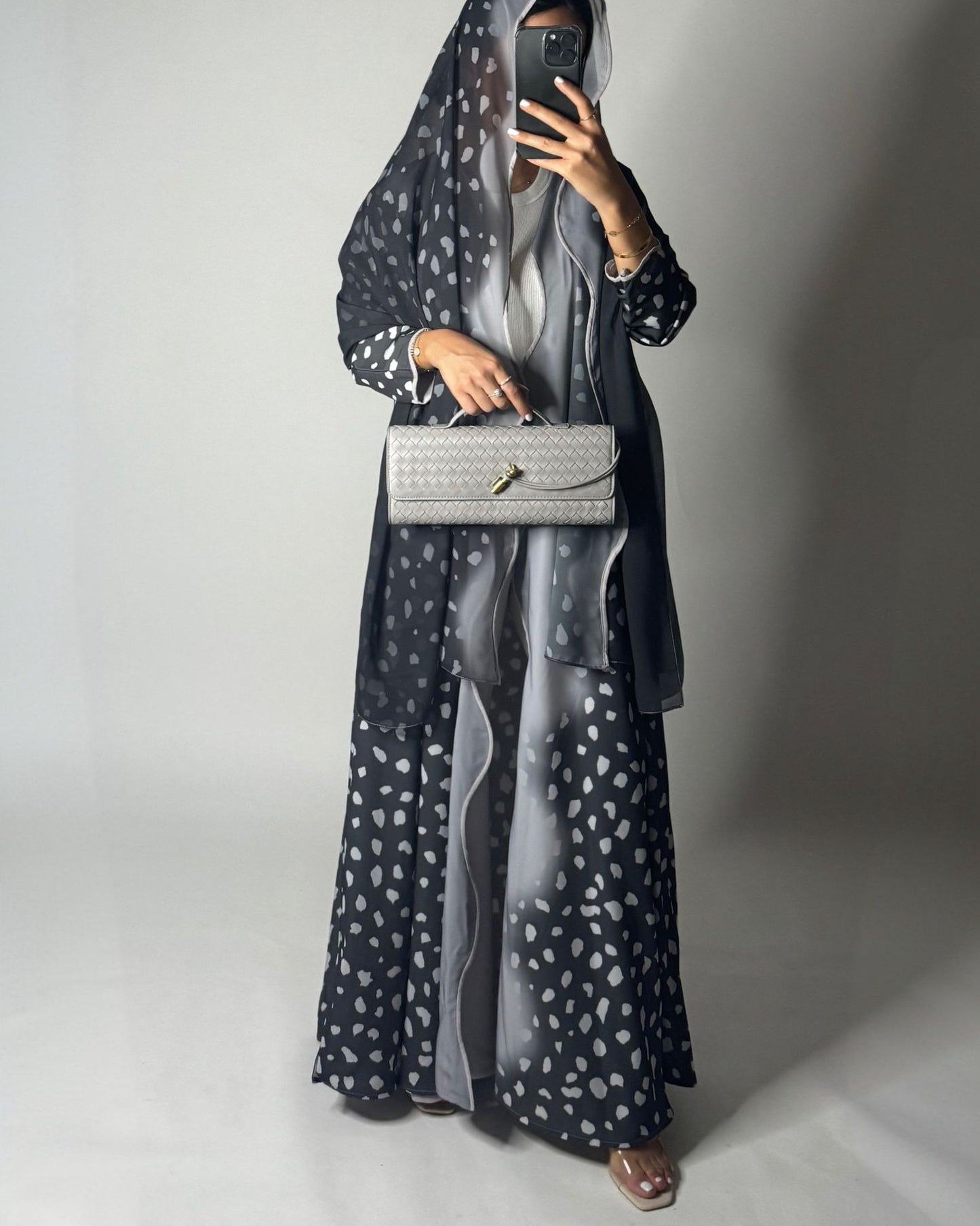 A646 - Waves Leopard Print A-CUT Shades of Gray Abaya & Matching Head Scarf