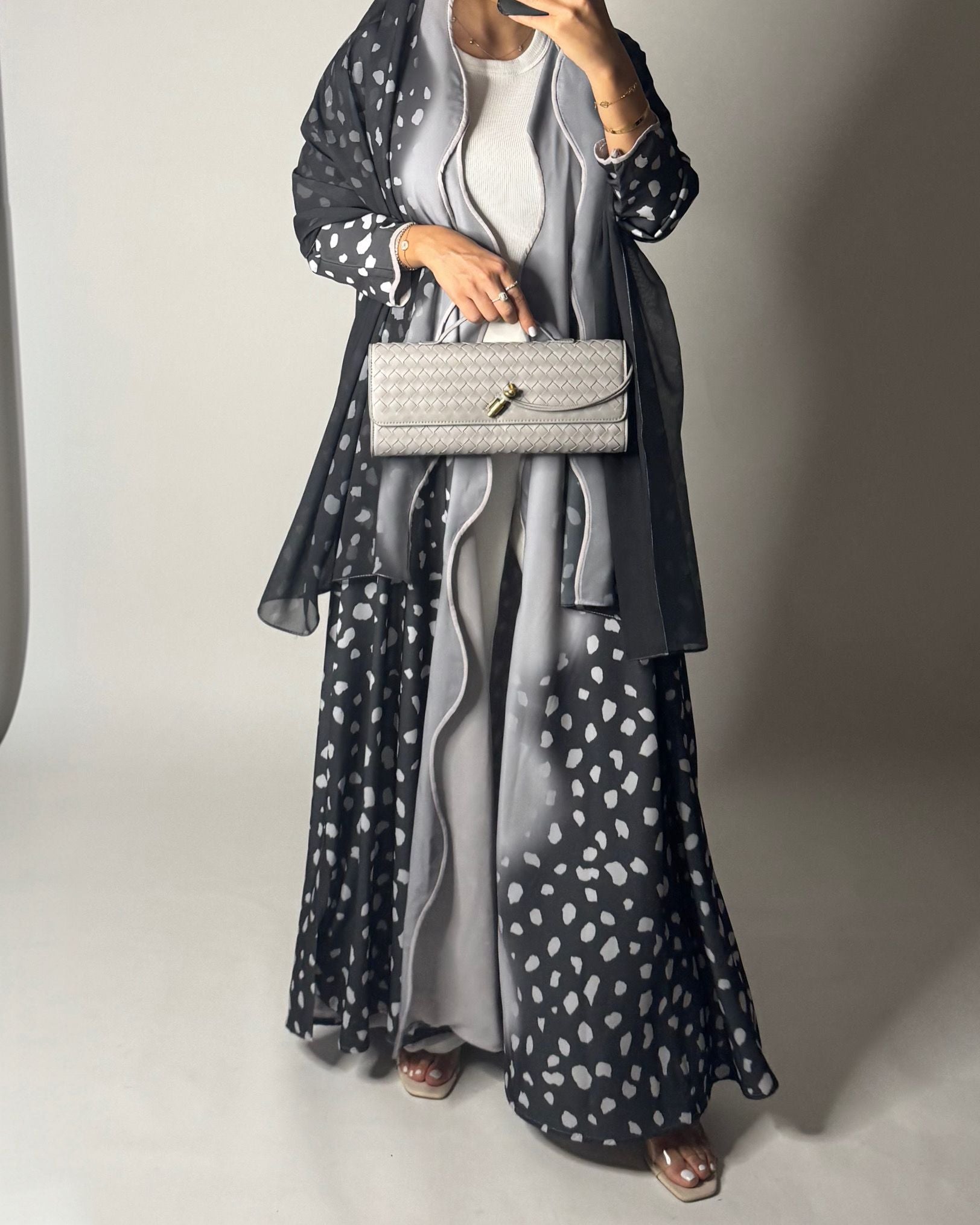 A646 - Waves Leopard Print A-CUT Shades of Gray Abaya & Matching Head Scarf