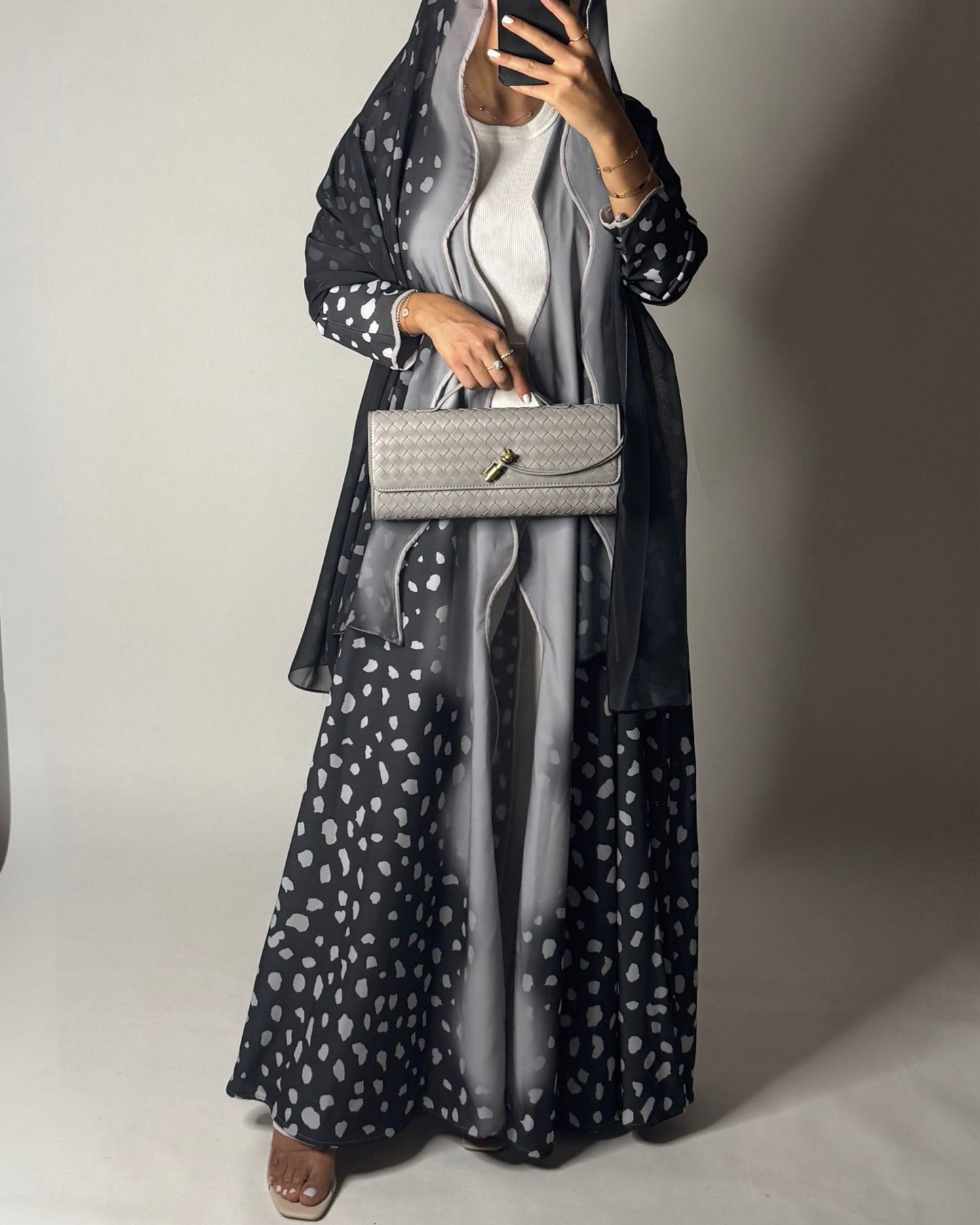 A646 - Waves Leopard Print A-CUT Shades of Gray Abaya & Matching Head Scarf