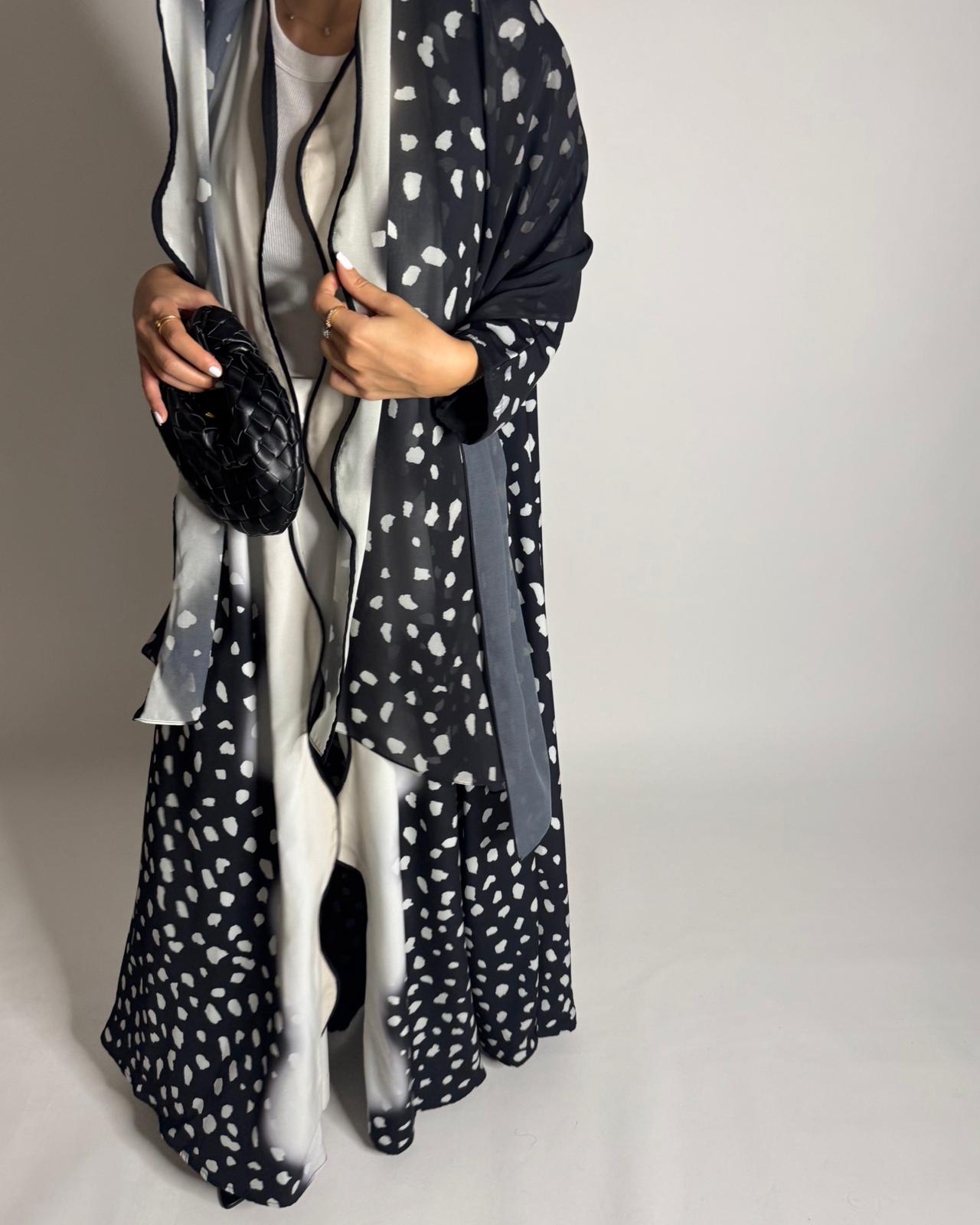 A648 - Waves Leopard Print A-CUT Black & Cream Abaya & Matching Head Scarf