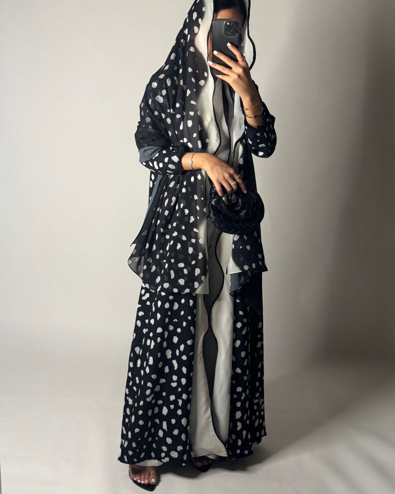 A648 - Waves Leopard Print A-CUT Black & Cream Abaya & Matching Head Scarf