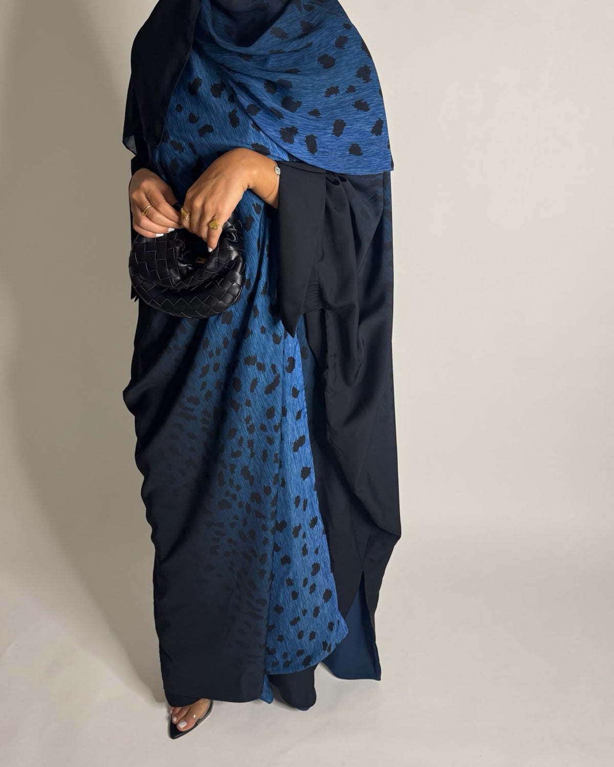 A670 - Blue/ Black Ombre Deer Pattern Bisht Cut Abaya with Matching Ombre Head Scarf